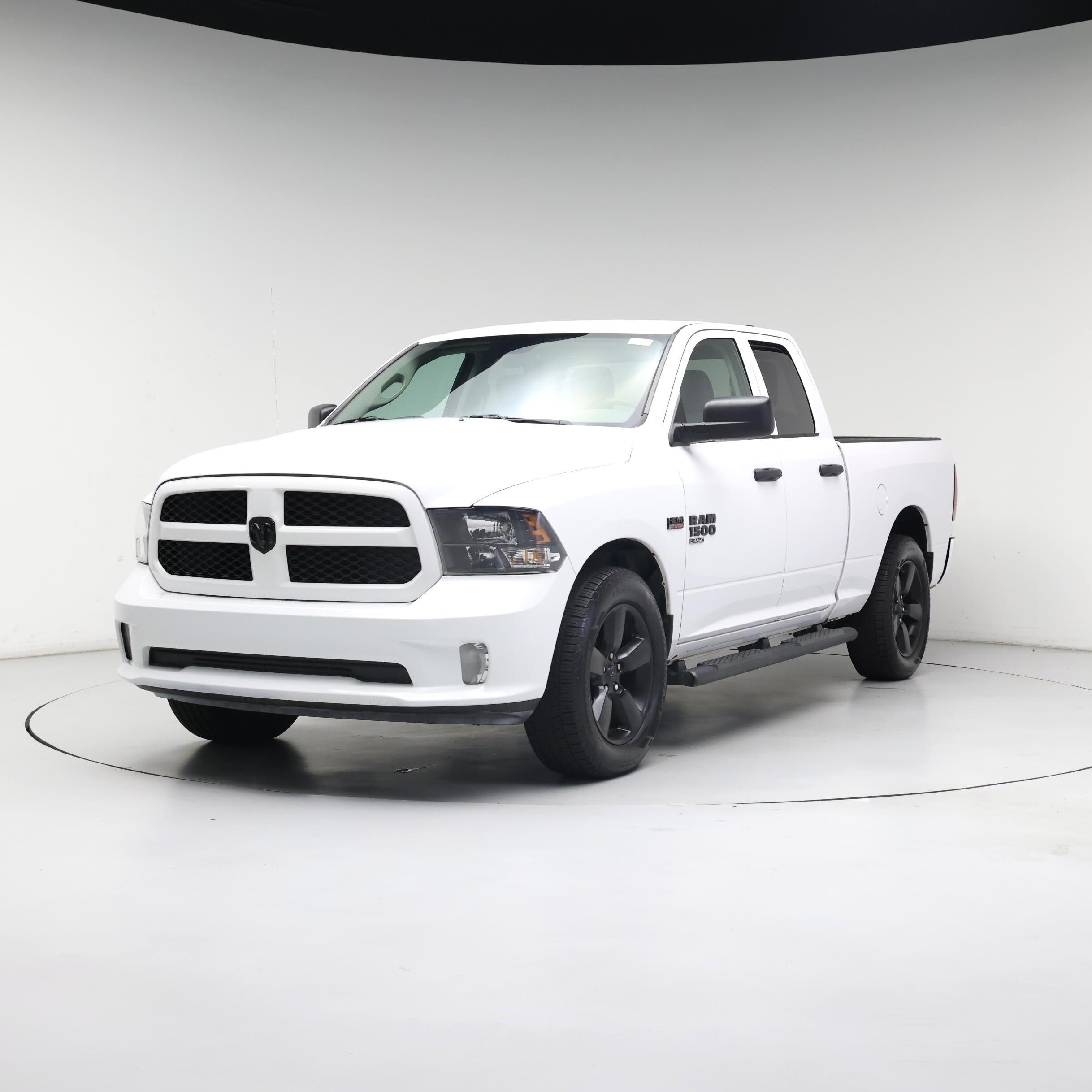 Thumbnail: 2019 RAM 1500 Classic - 4