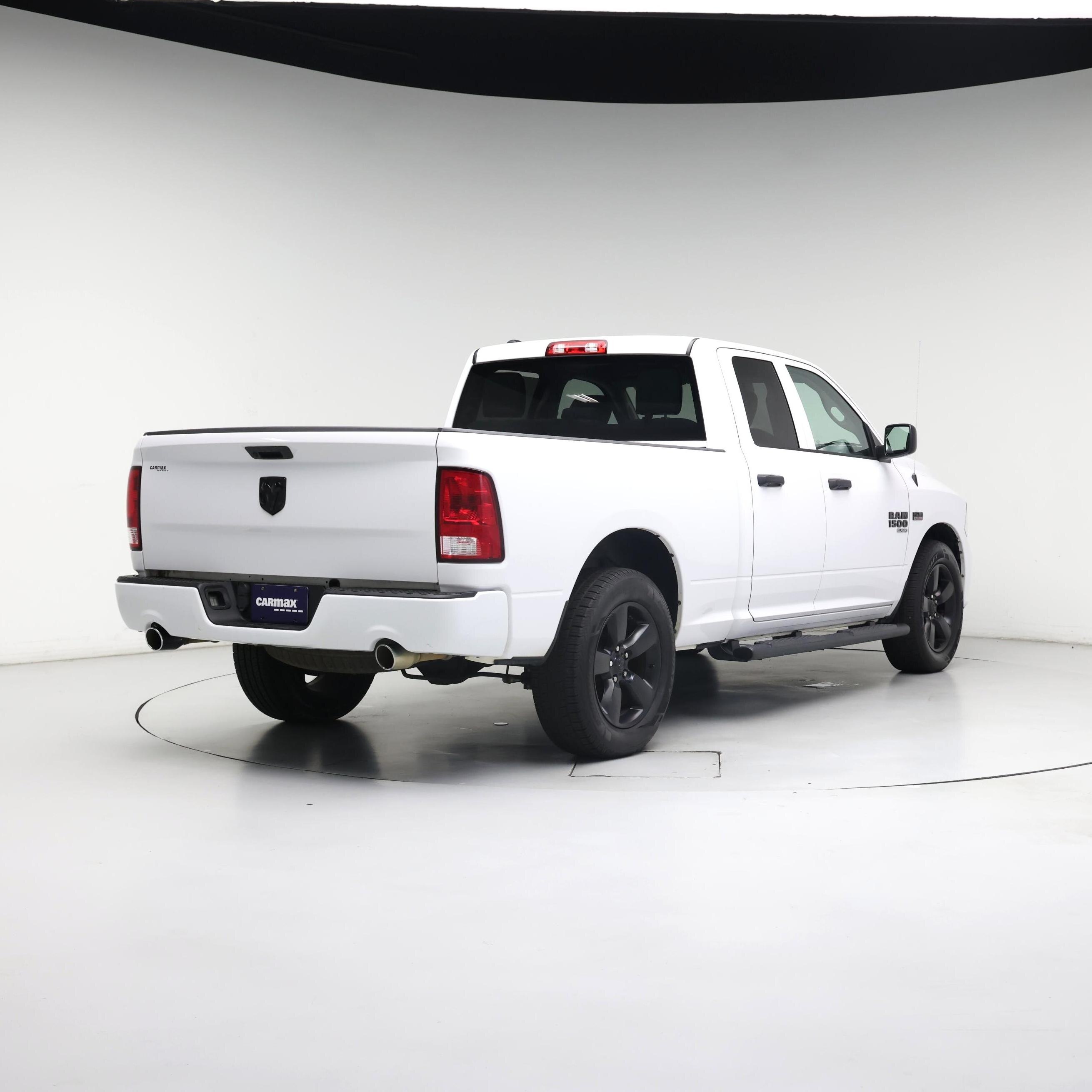 Thumbnail: 2019 RAM 1500 Classic - 8