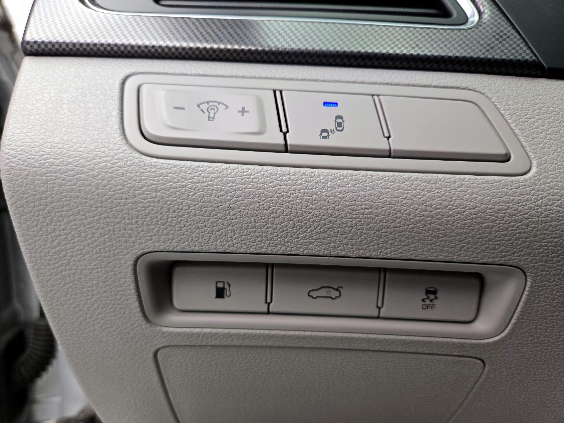 Thumbnail: 2015 Hyundai Sonata - 13