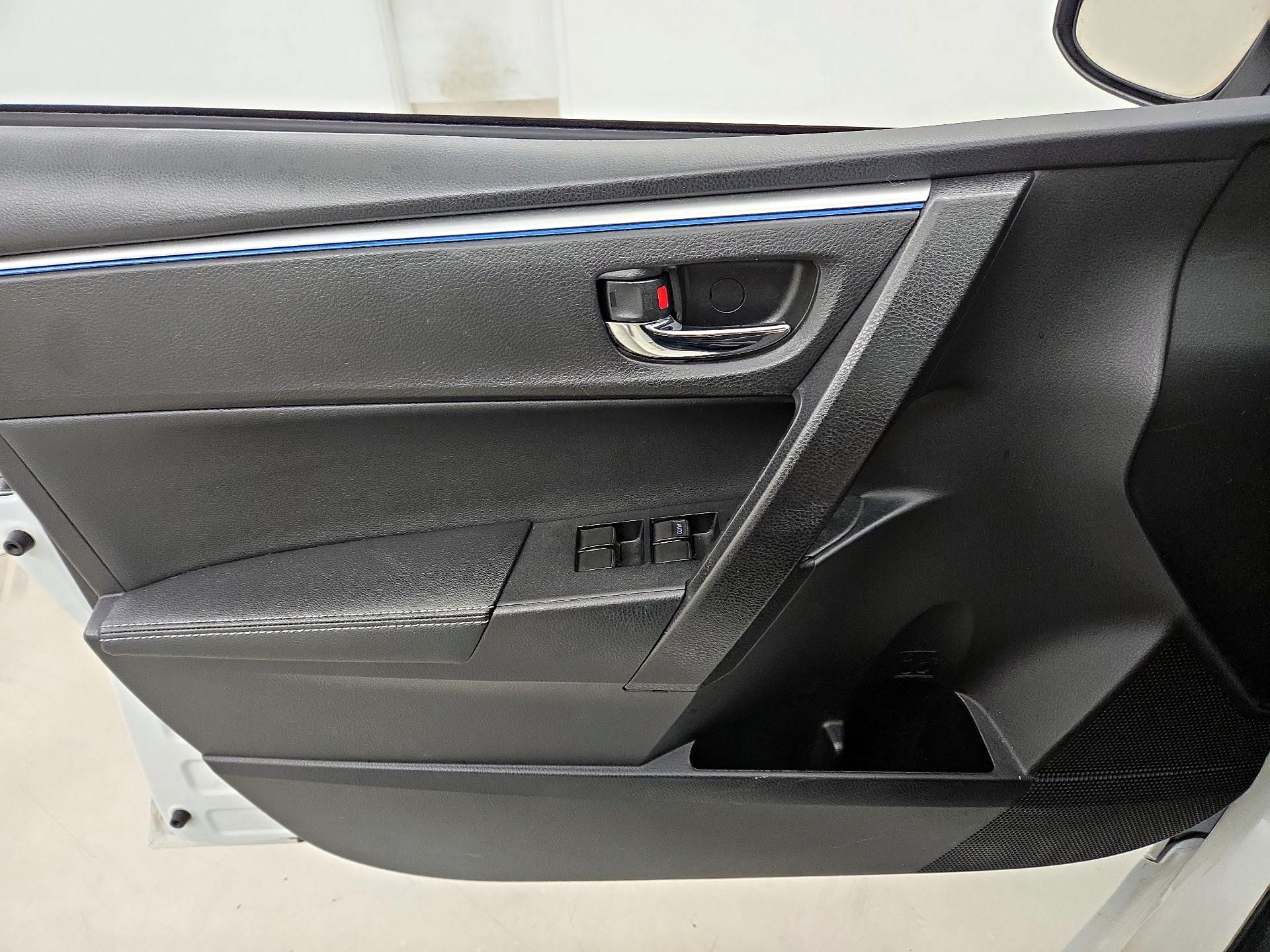 Thumbnail: 2016 Toyota Corolla - 12