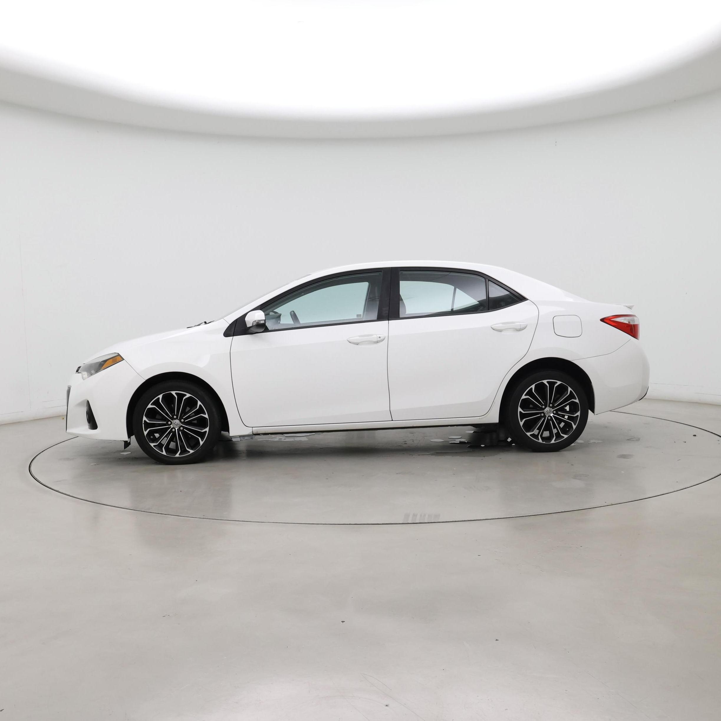 Thumbnail: 2016 Toyota Corolla - 3