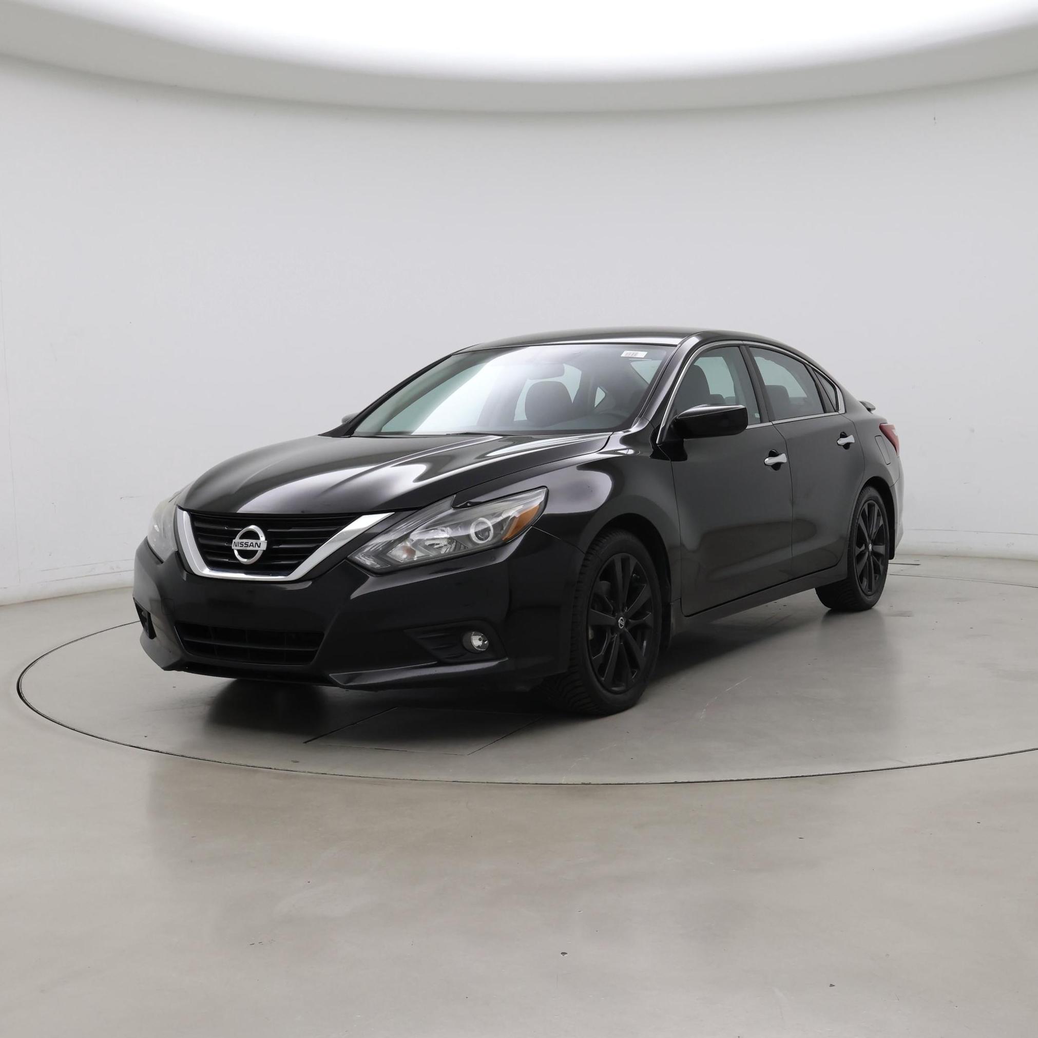 Thumbnail: 2017 Nissan Altima - 4