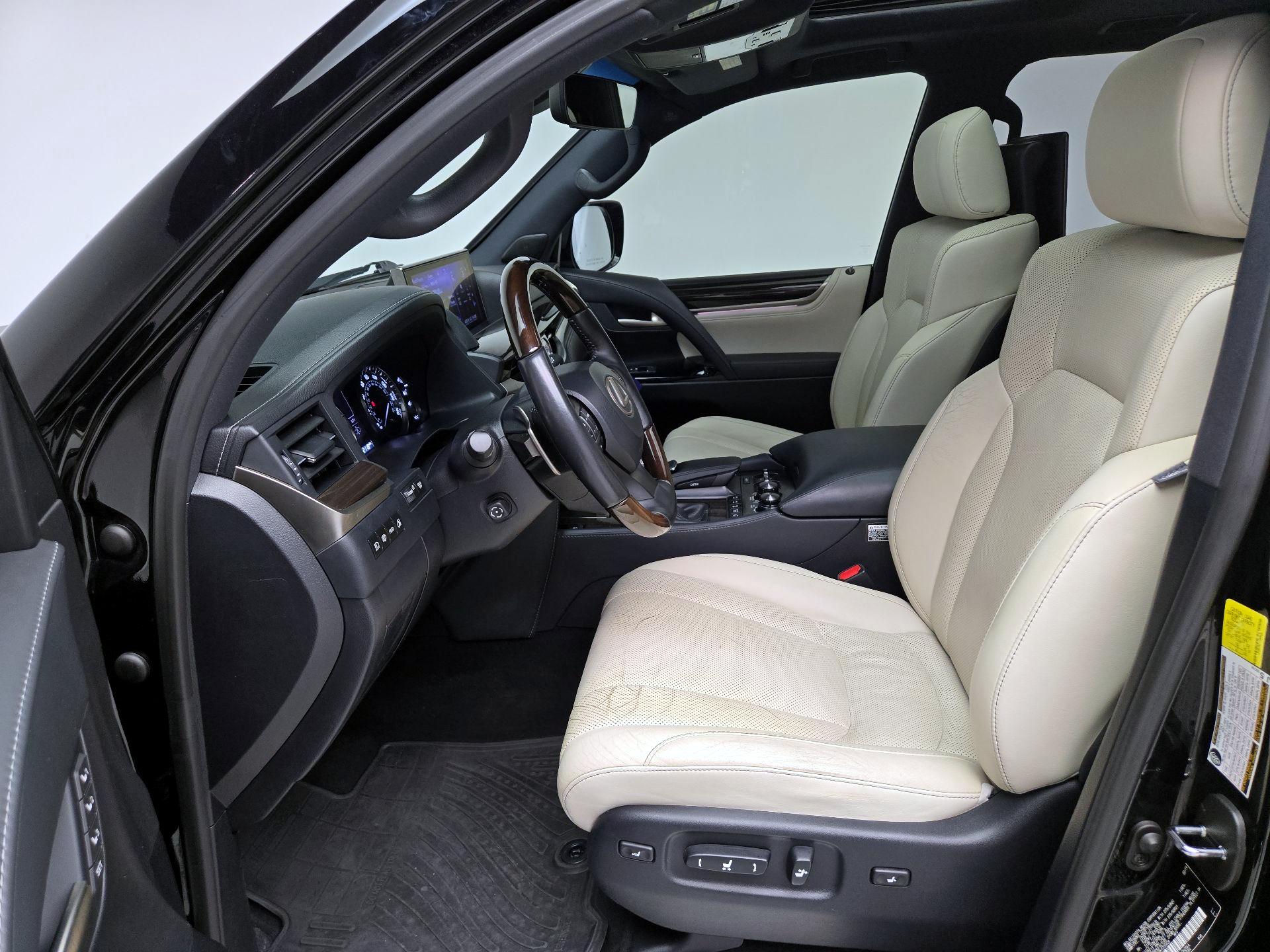 Thumbnail: 2019 Lexus LX - 11