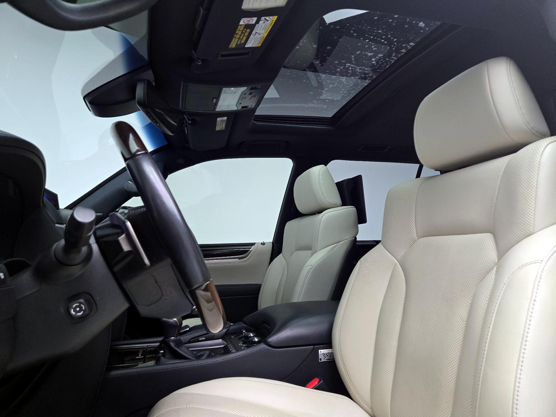 Thumbnail: 2019 Lexus LX - 20