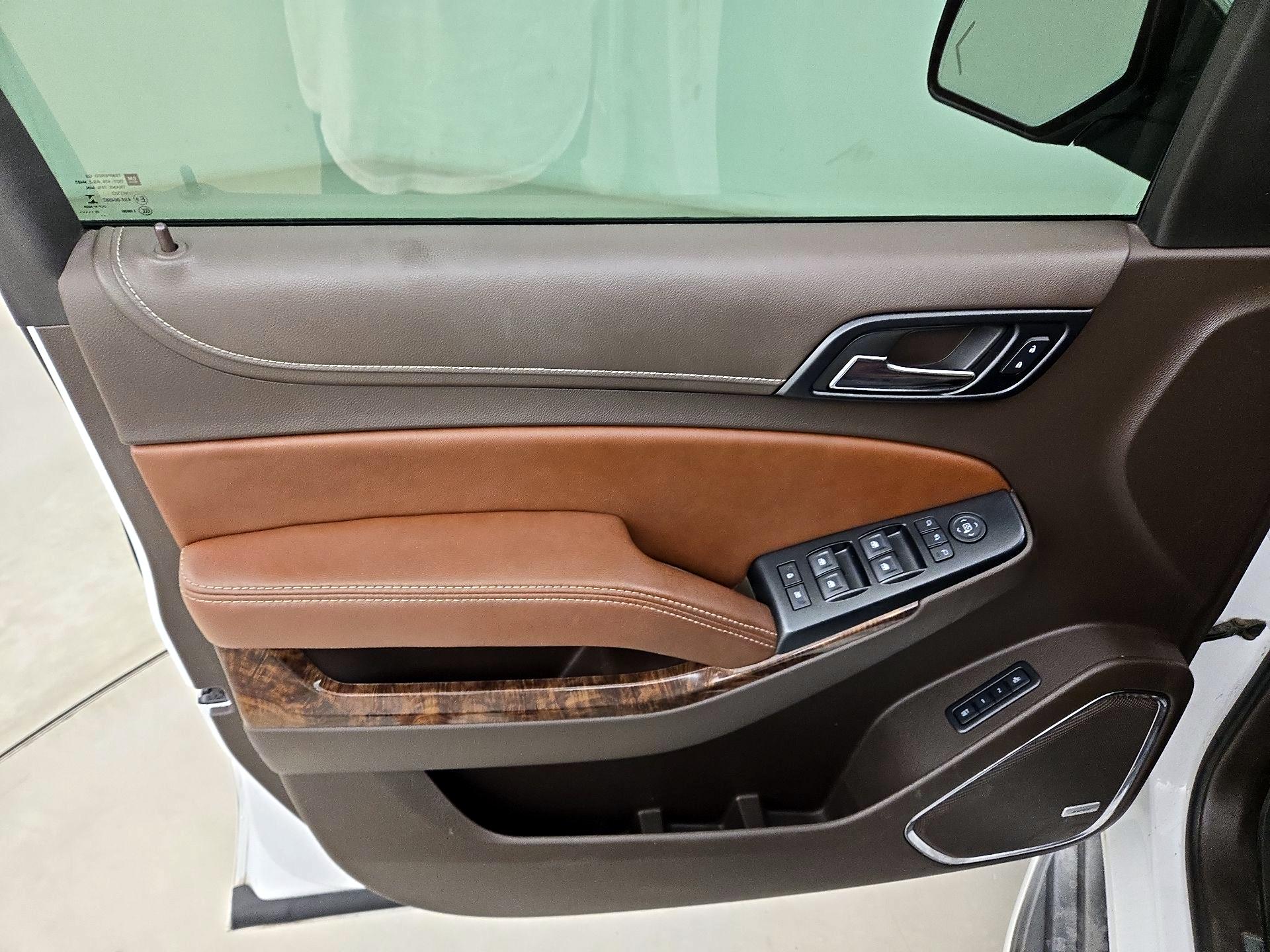 Thumbnail: 2016 Chevrolet Tahoe - 12