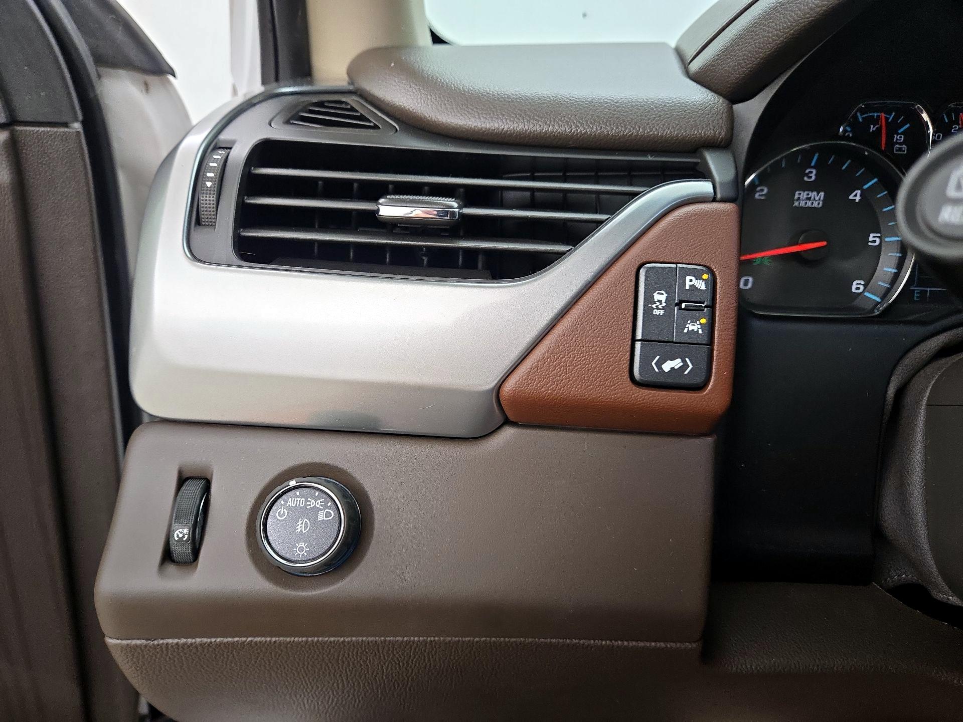 Thumbnail: 2016 Chevrolet Tahoe - 13