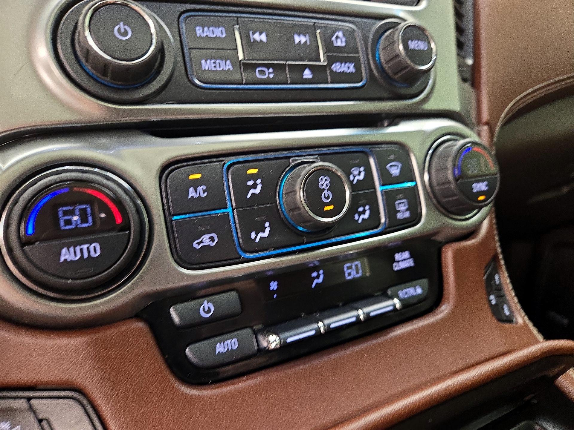 Thumbnail: 2016 Chevrolet Tahoe - 17