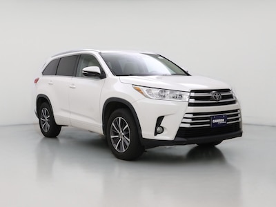 White 2017 Toyota Highlander XLE