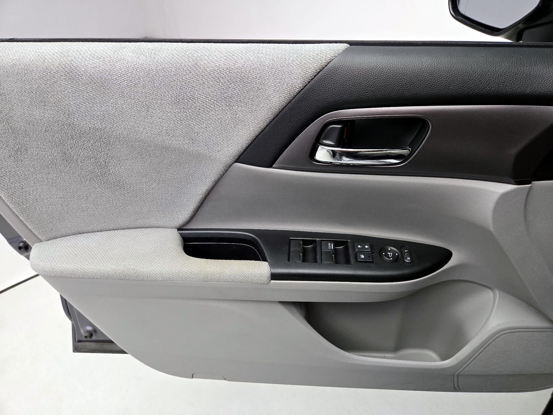 Thumbnail: 2013 Honda Accord - 12