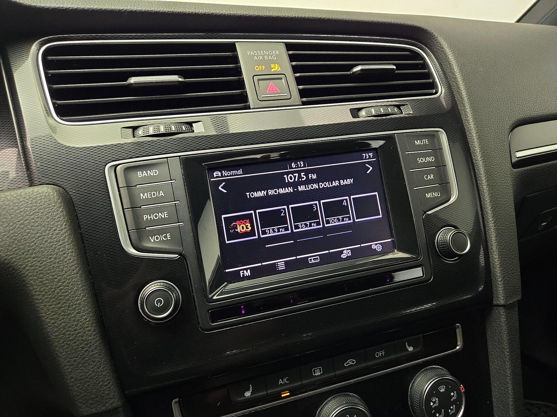 Thumbnail: 2015 Volkswagen Golf - 14