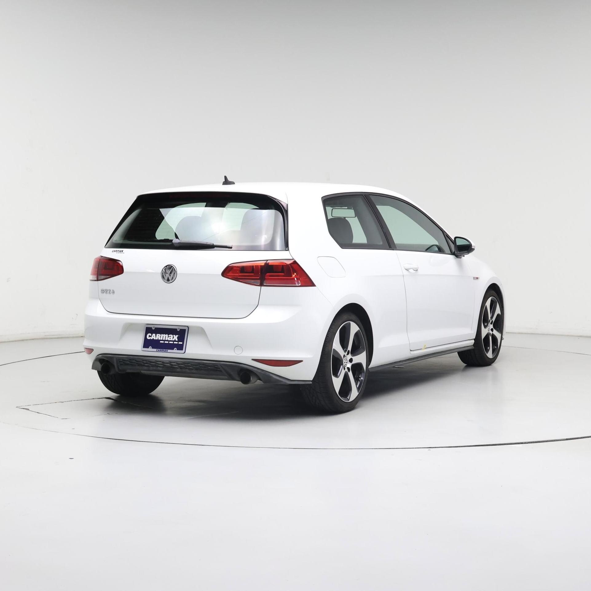 Thumbnail: 2015 Volkswagen Golf - 8