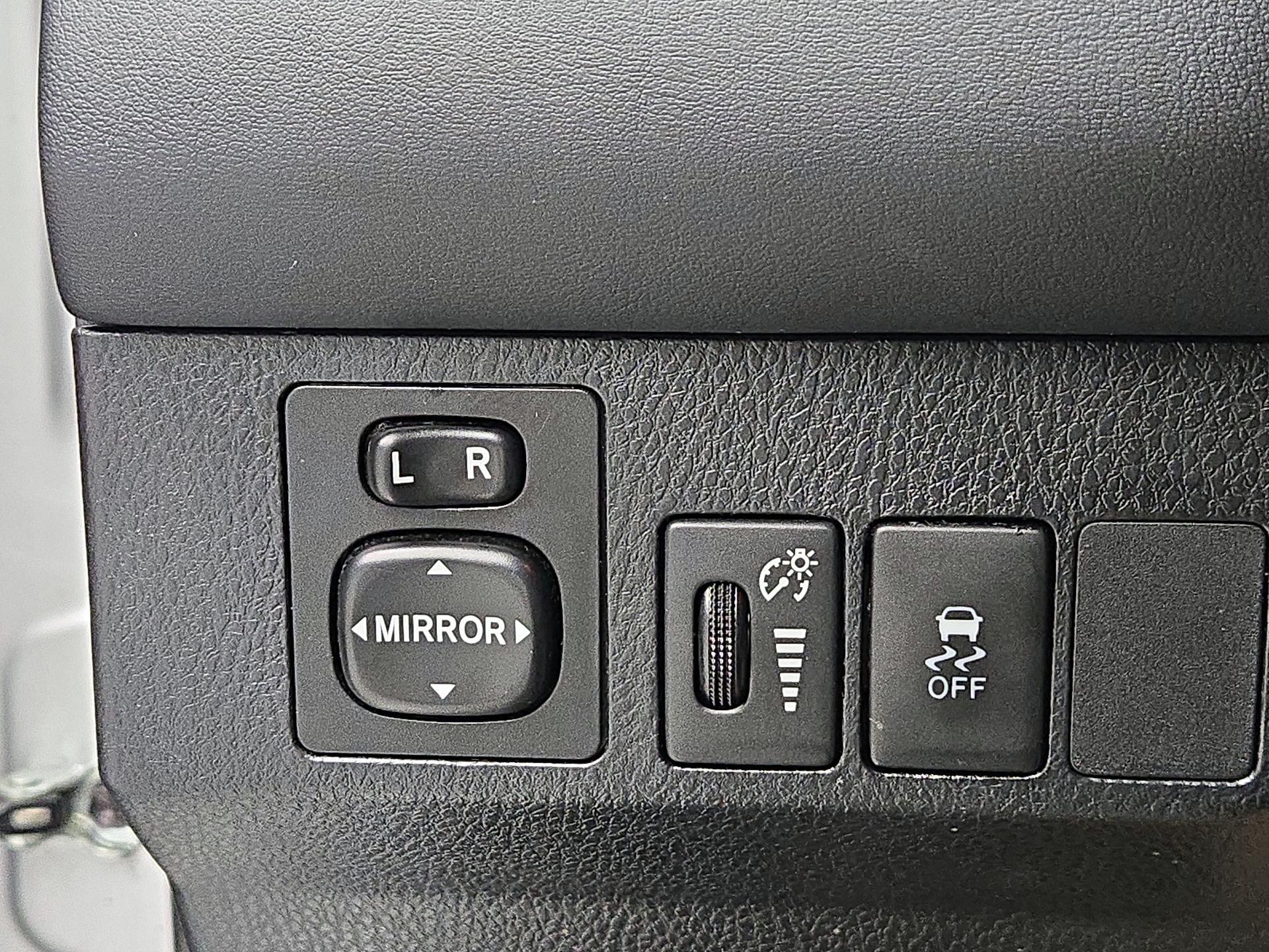 Thumbnail: 2014 Toyota RAV4 - 13