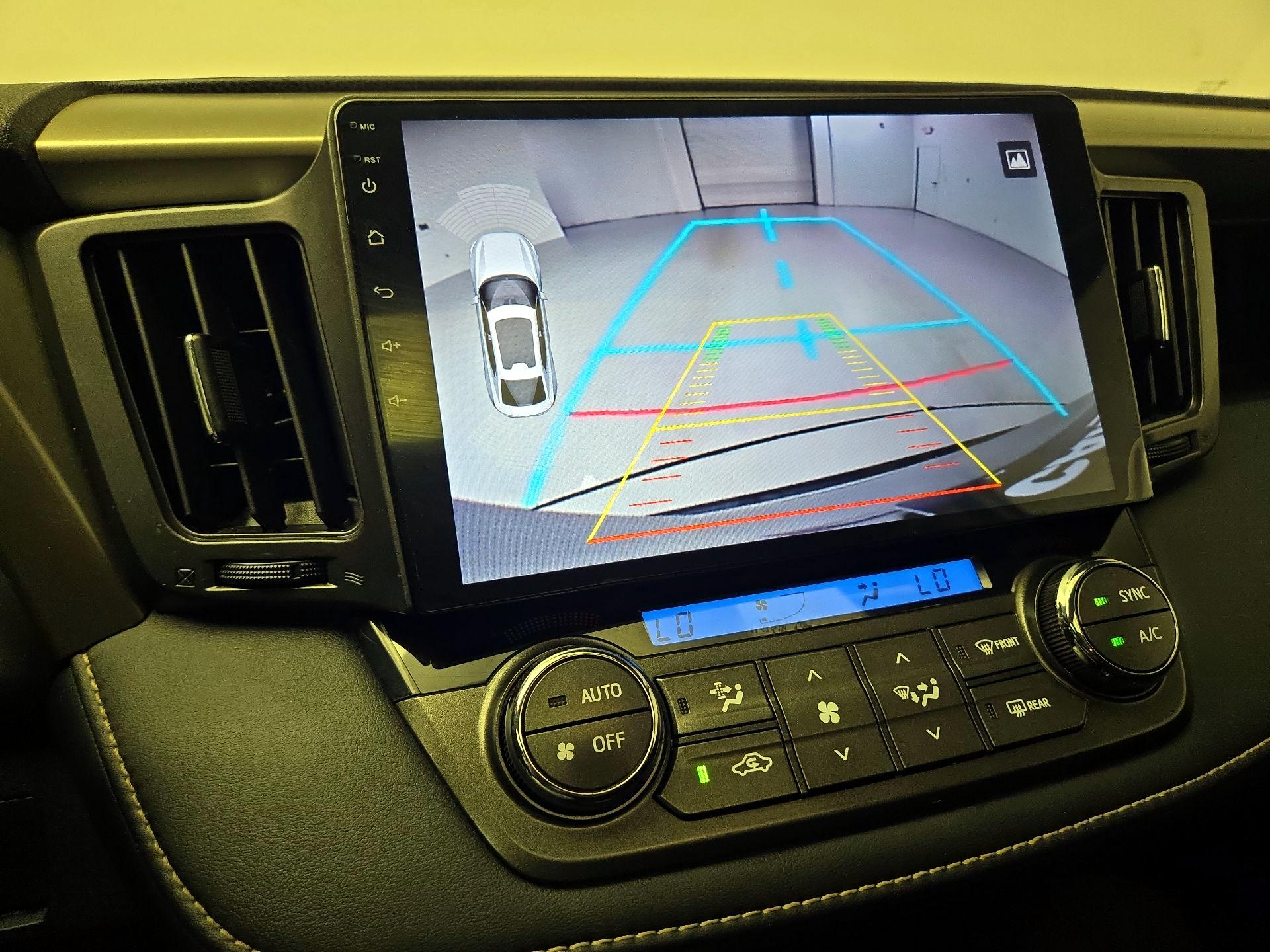 Thumbnail: 2014 Toyota RAV4 - 15