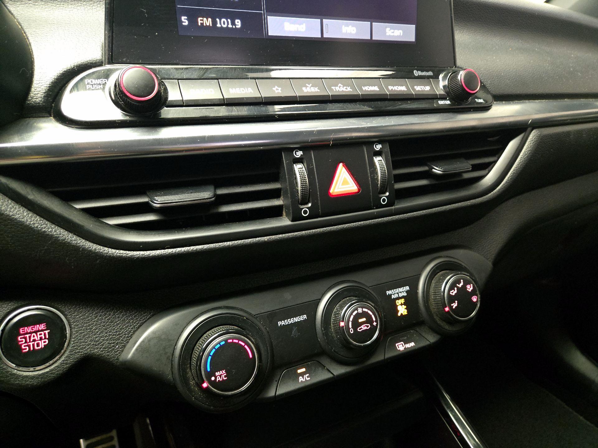 Thumbnail: 2021 Kia Forte - 16