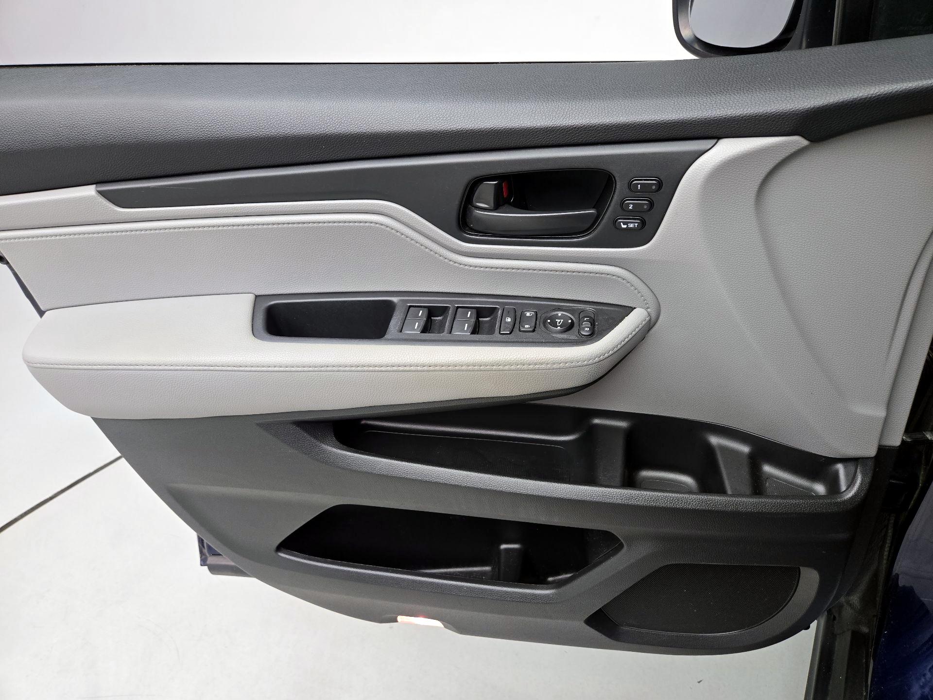 Thumbnail: 2019 Honda Odyssey - 12