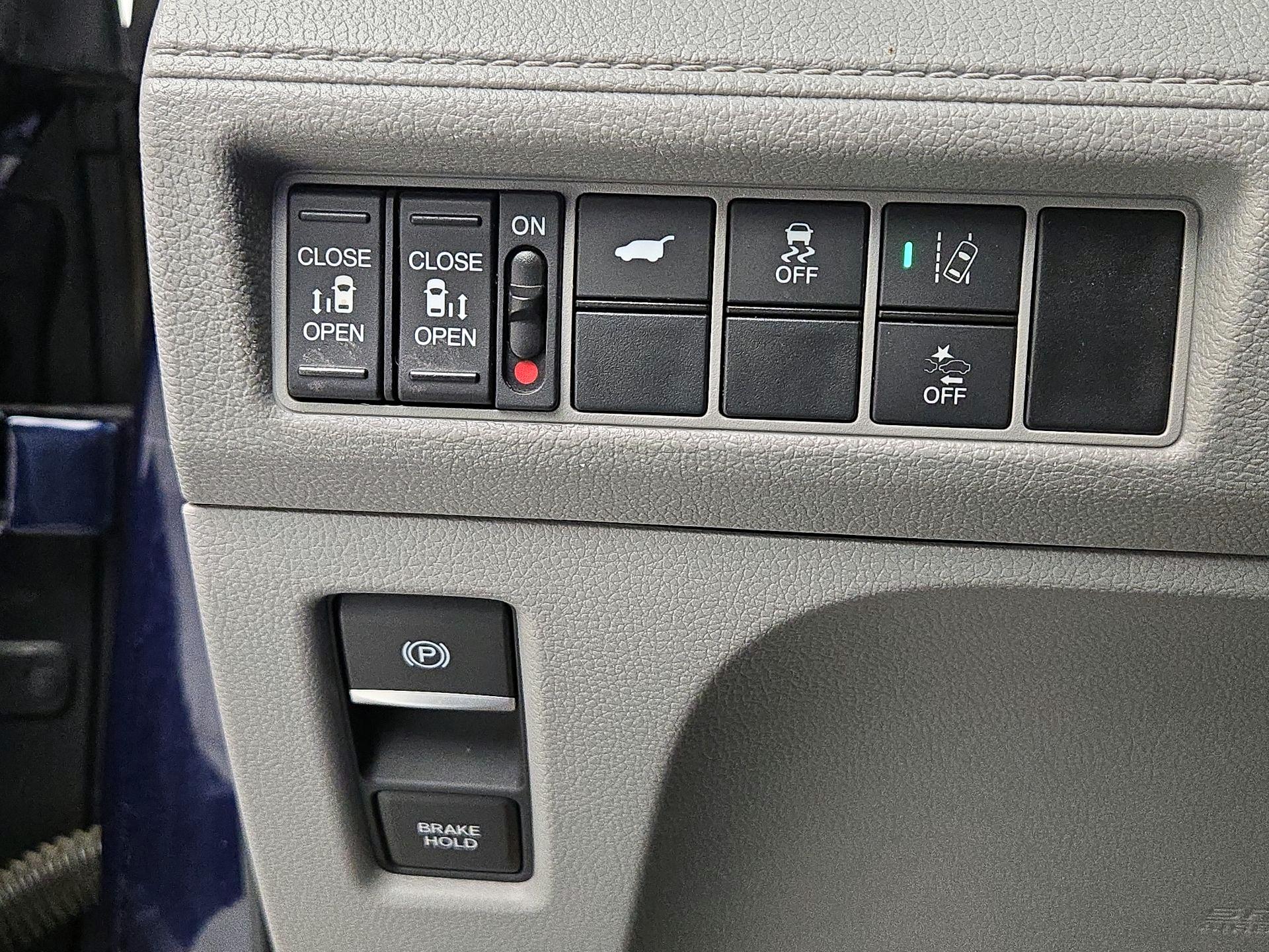 Thumbnail: 2019 Honda Odyssey - 13