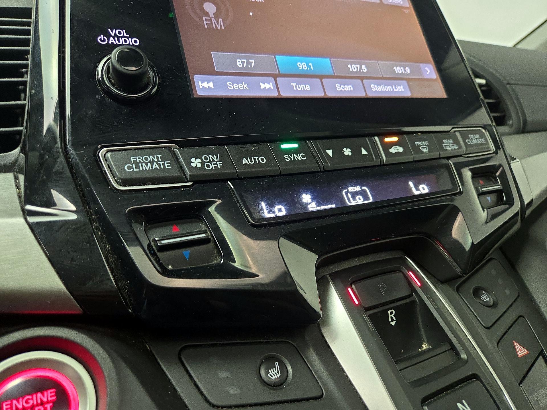 Thumbnail: 2019 Honda Odyssey - 16