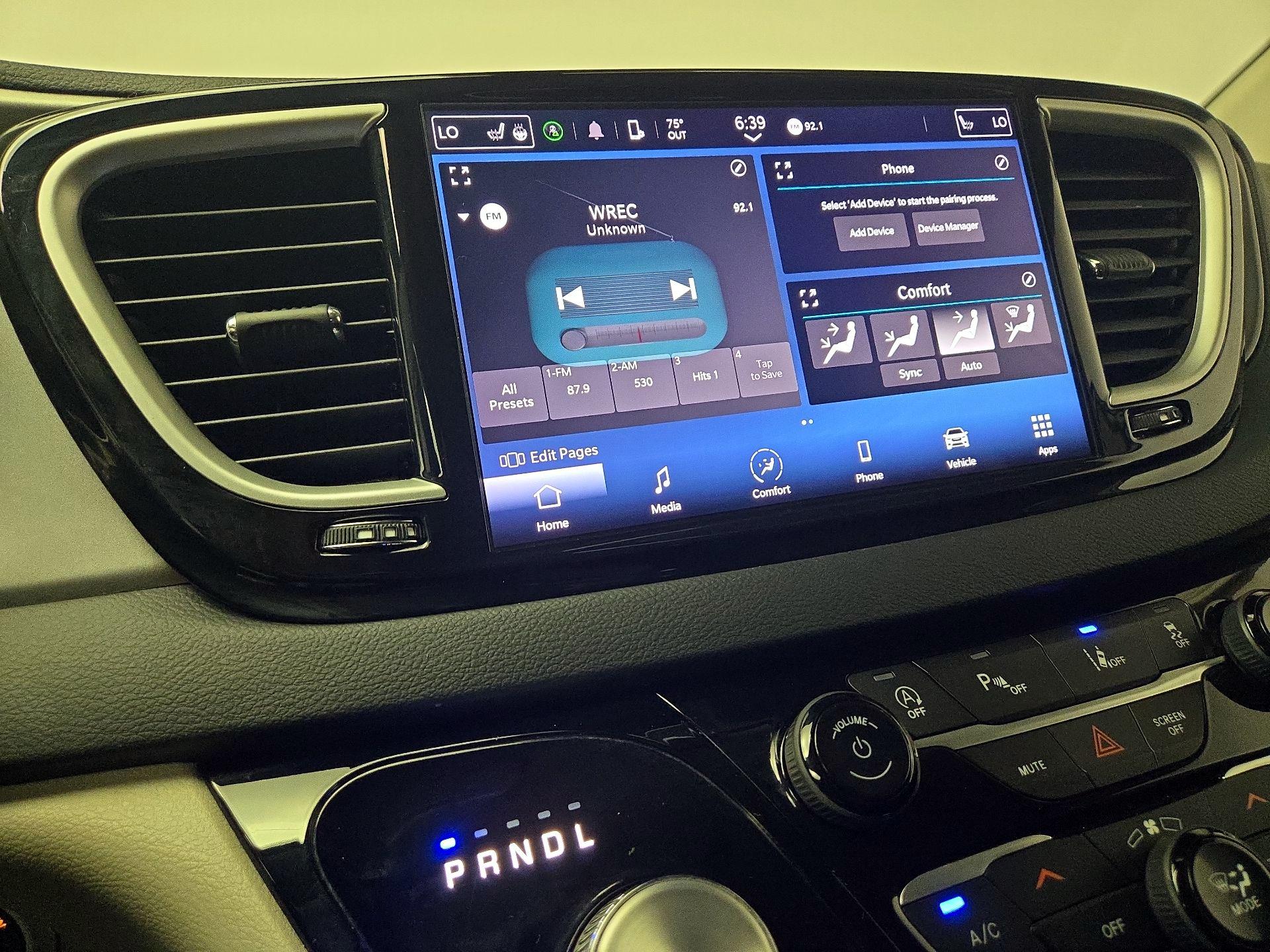 Thumbnail: 2023 Chrysler Pacifica - 15