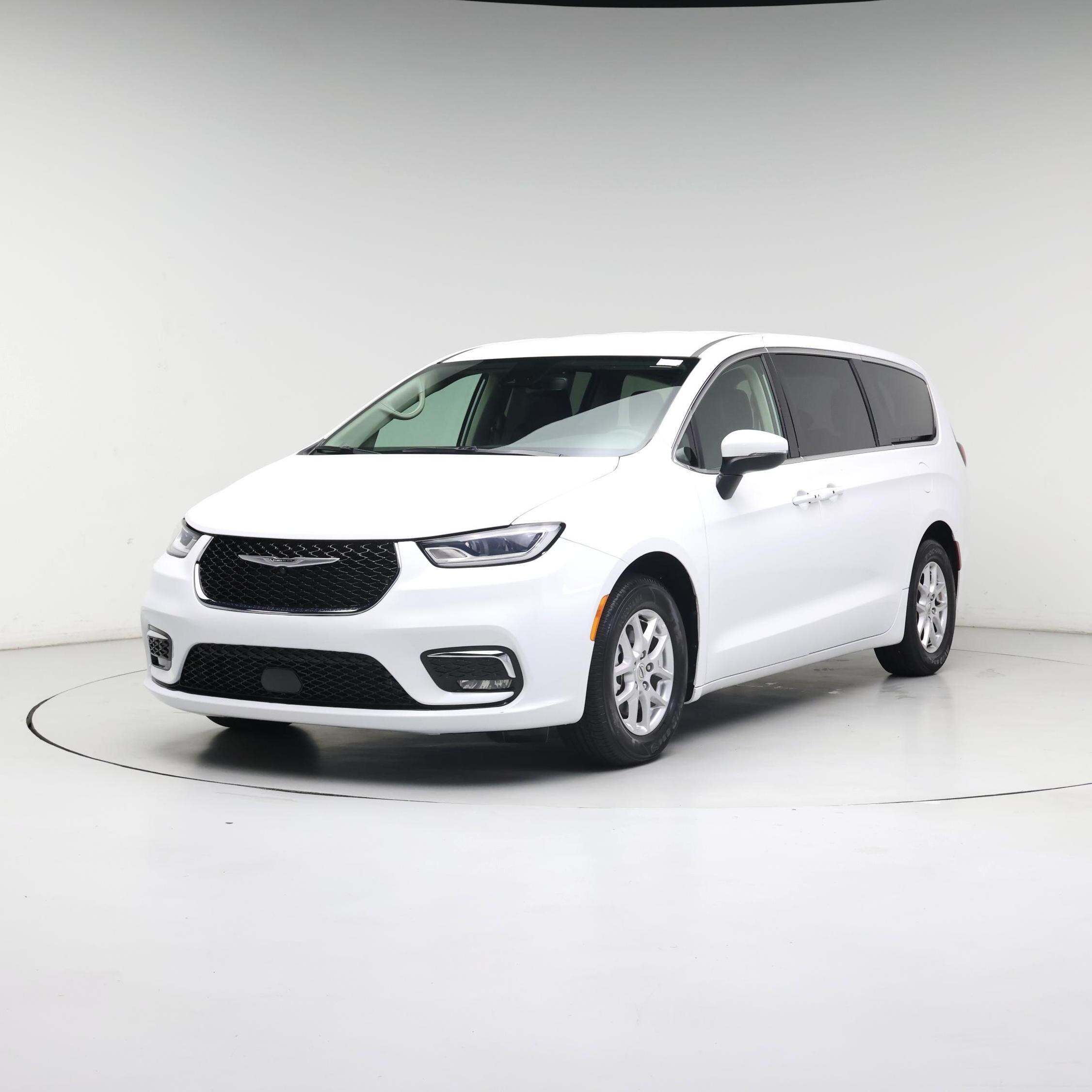 Thumbnail: 2023 Chrysler Pacifica - 4