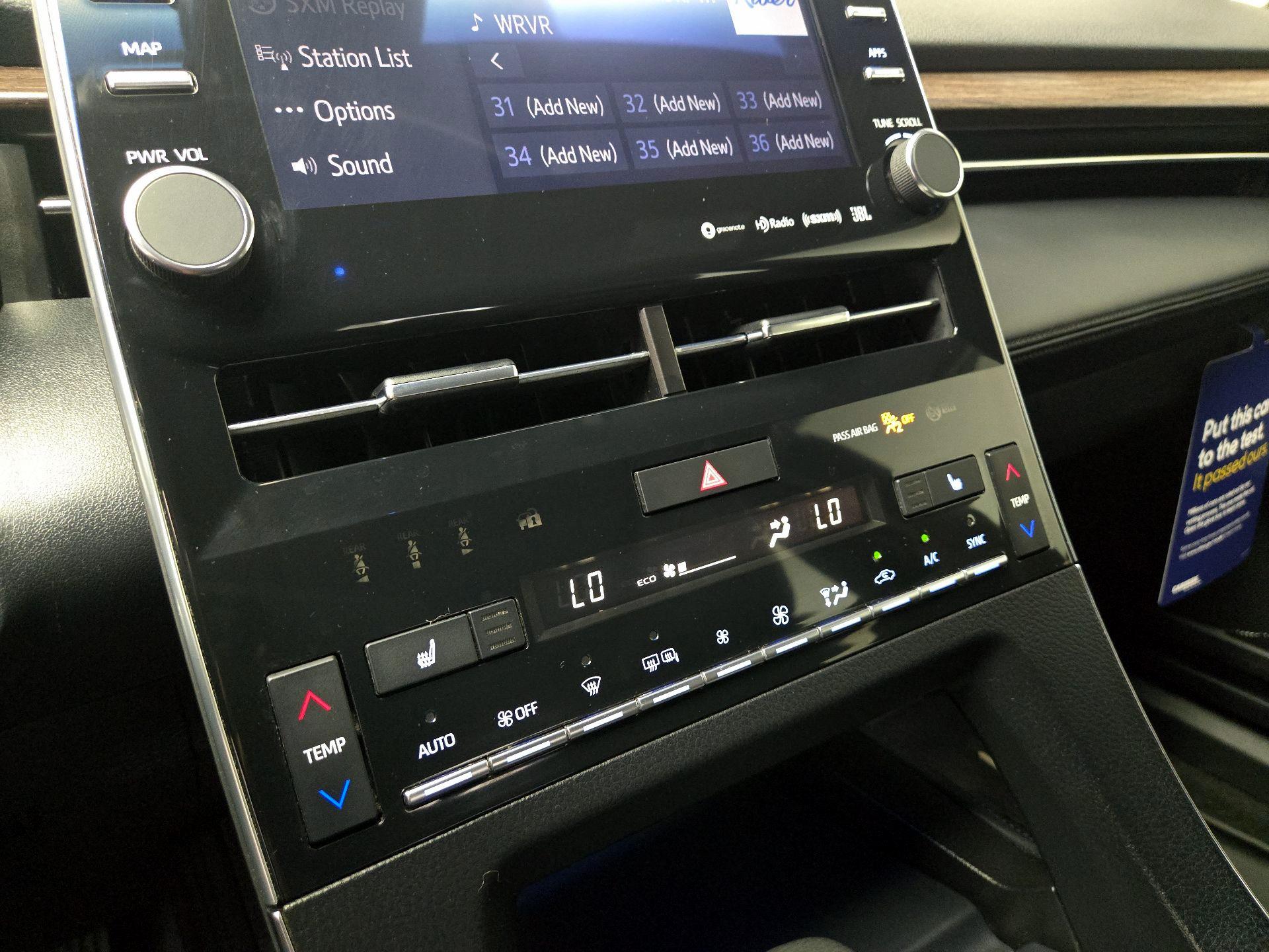 Thumbnail: 2019 Toyota Avalon - 16
