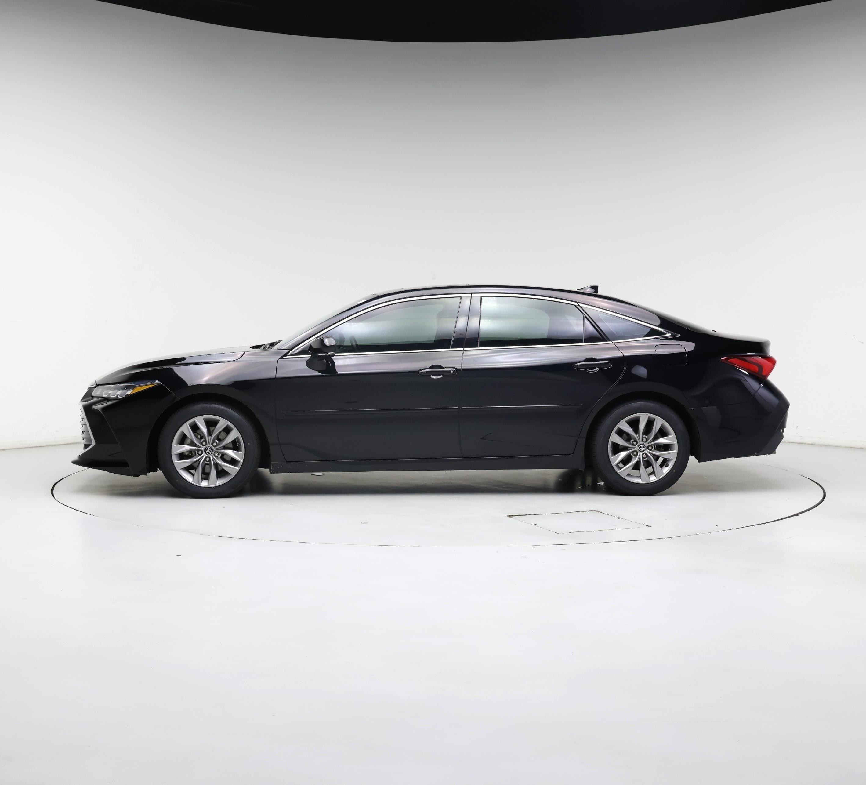 Thumbnail: 2019 Toyota Avalon - 3