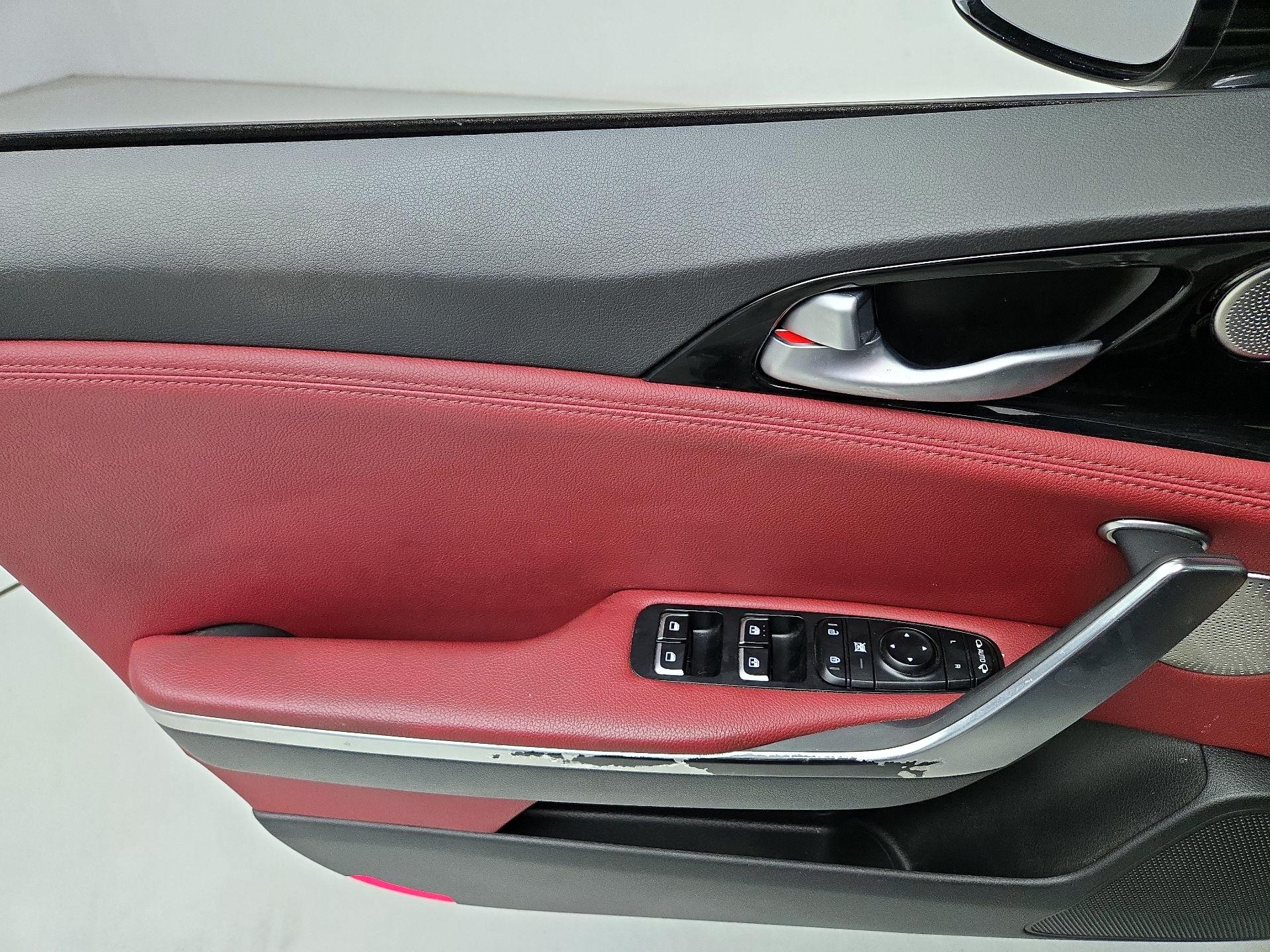 Thumbnail: 2022 Kia Stinger - 12