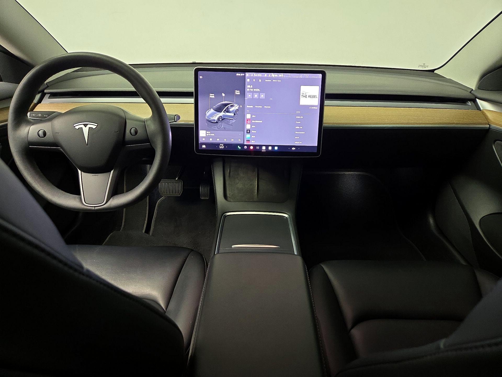 Thumbnail: 2022 Tesla Model 3 - 9