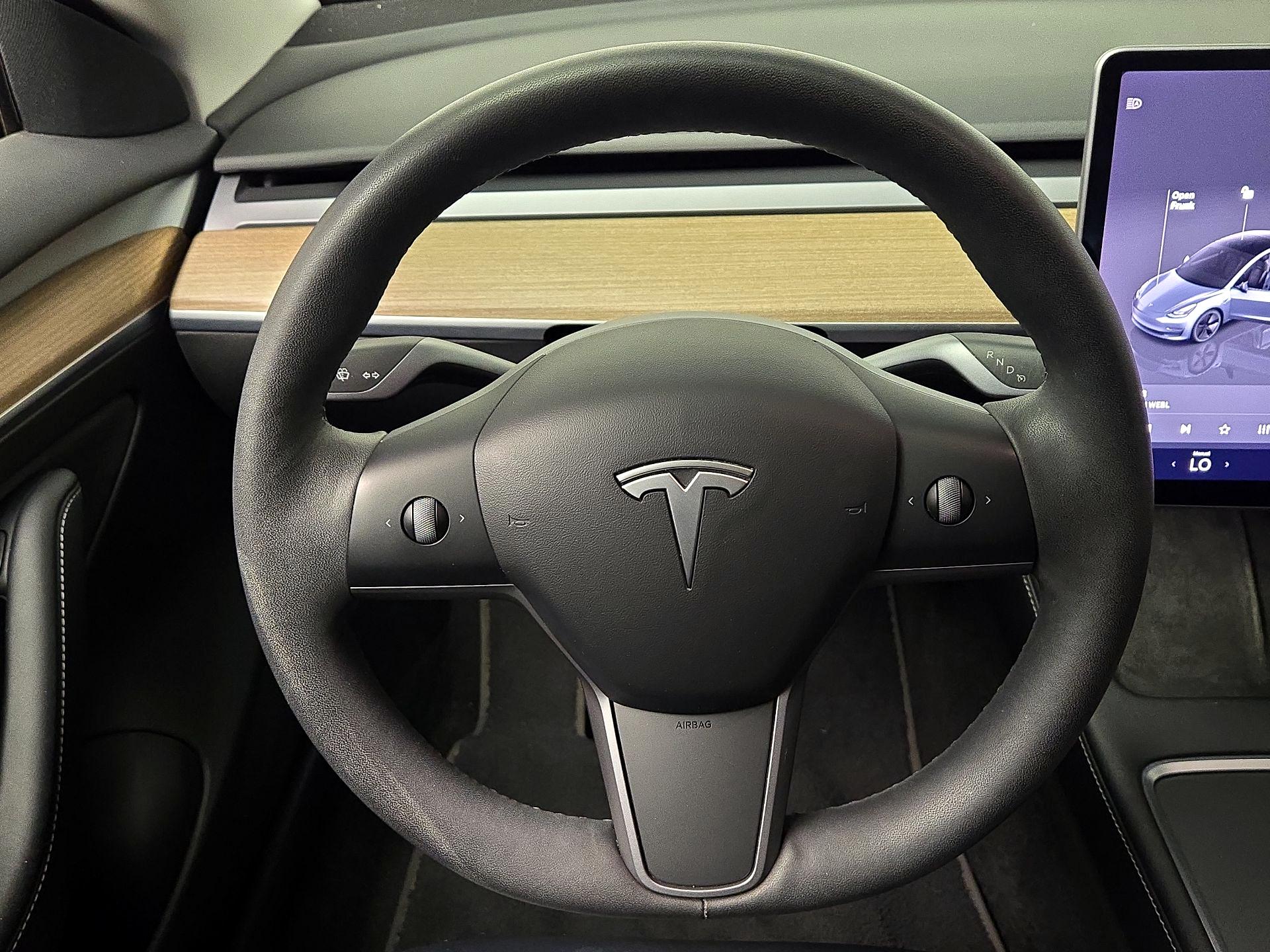 Thumbnail: 2022 Tesla Model 3 - 10