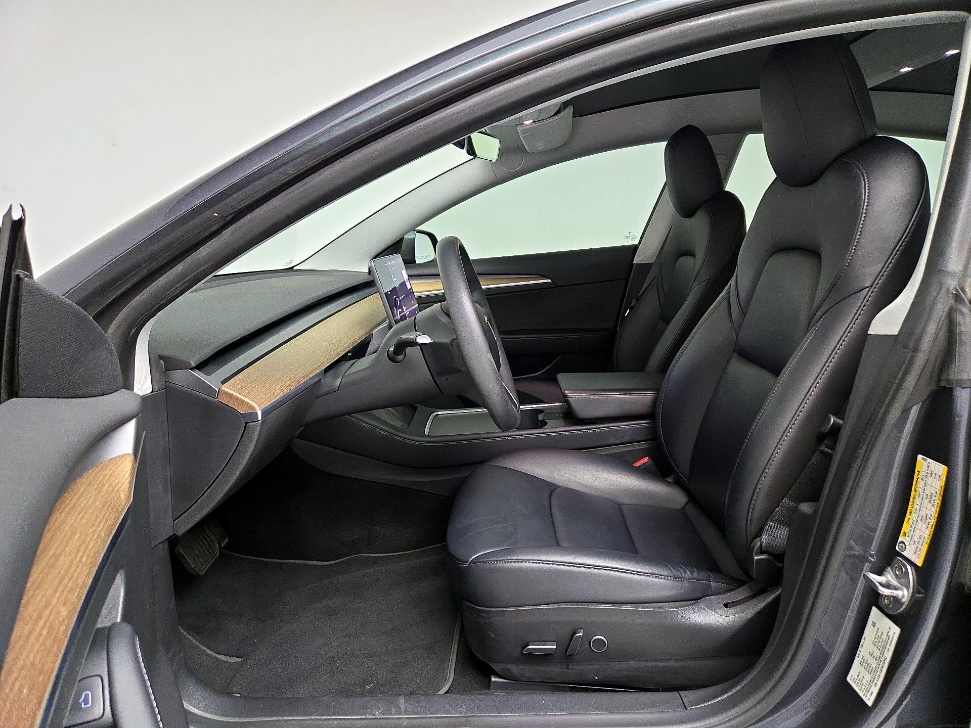 Thumbnail: 2022 Tesla Model 3 - 11