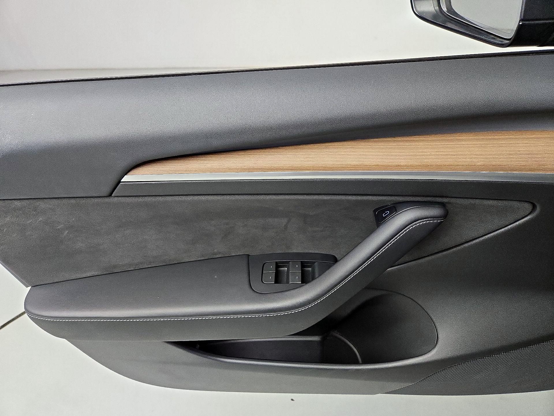 Thumbnail: 2022 Tesla Model 3 - 12