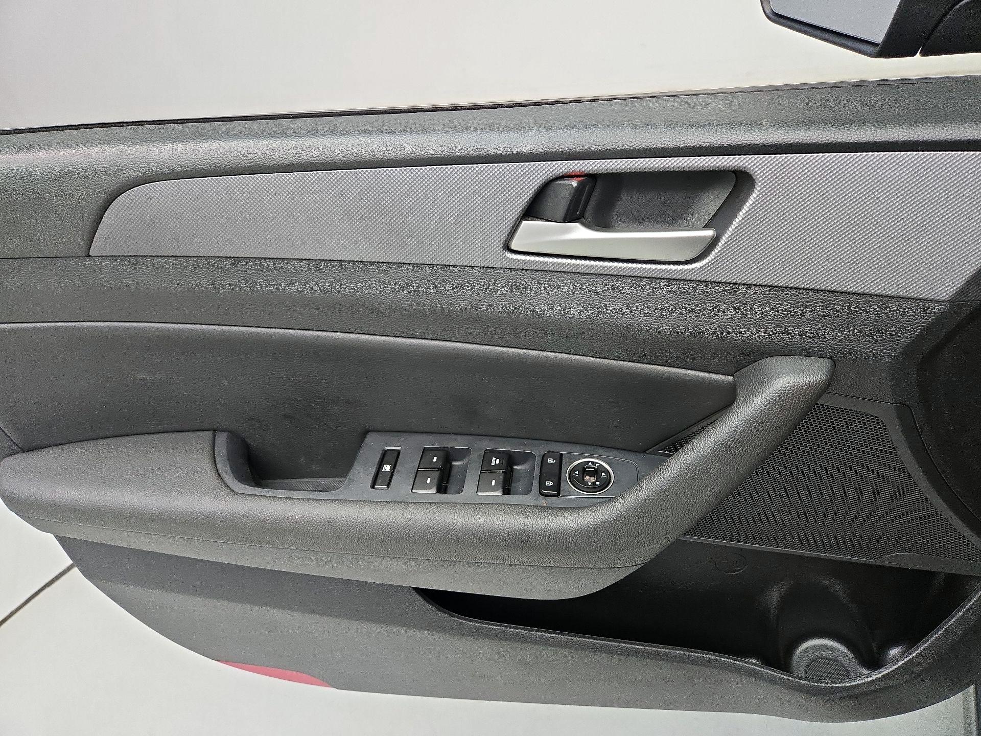 Thumbnail: 2018 Hyundai Sonata - 12