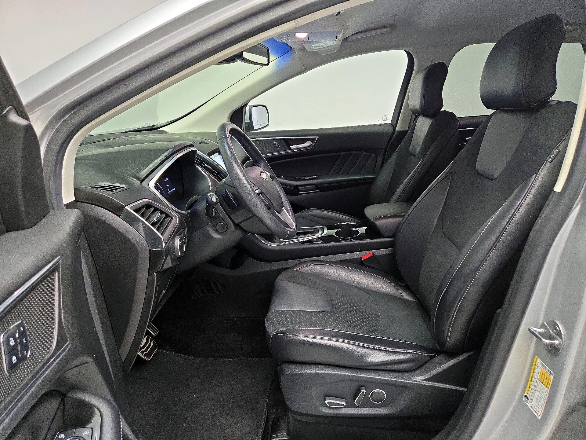 Thumbnail: 2016 Ford Edge - 11