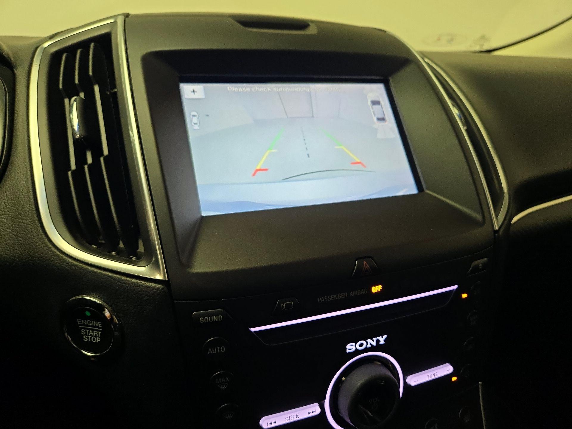 Thumbnail: 2016 Ford Edge - 15