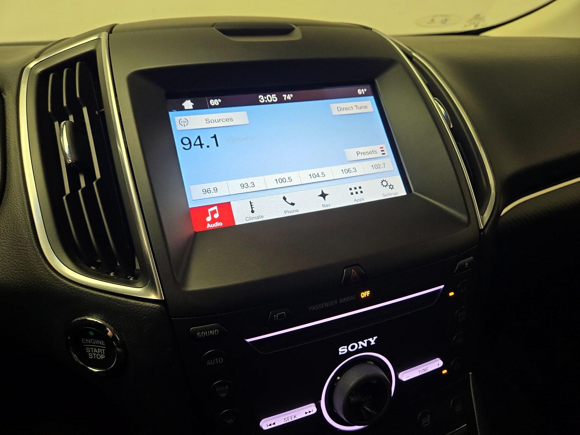 Thumbnail: 2016 Ford Edge - 16