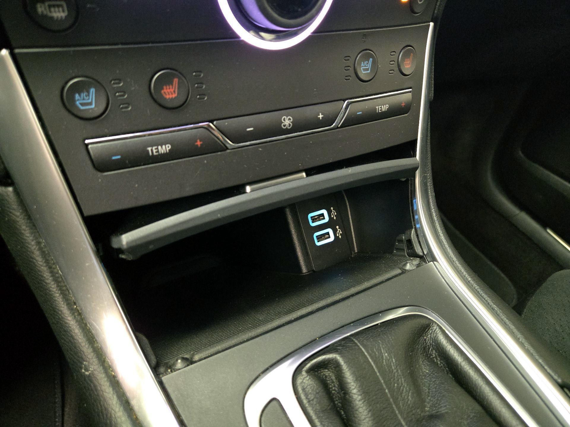 Thumbnail: 2016 Ford Edge - 19
