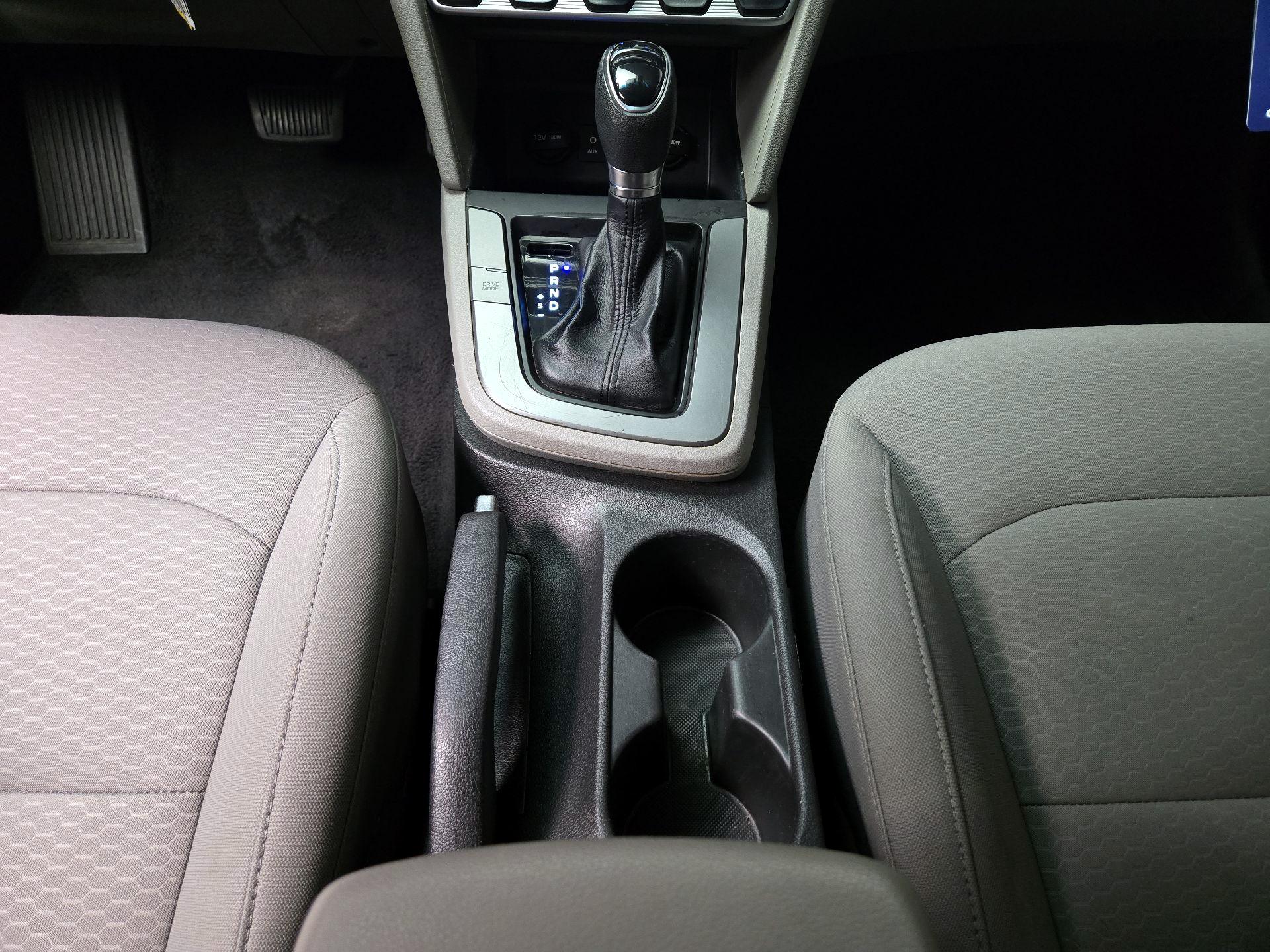 Thumbnail: 2020 Hyundai Elantra - 17