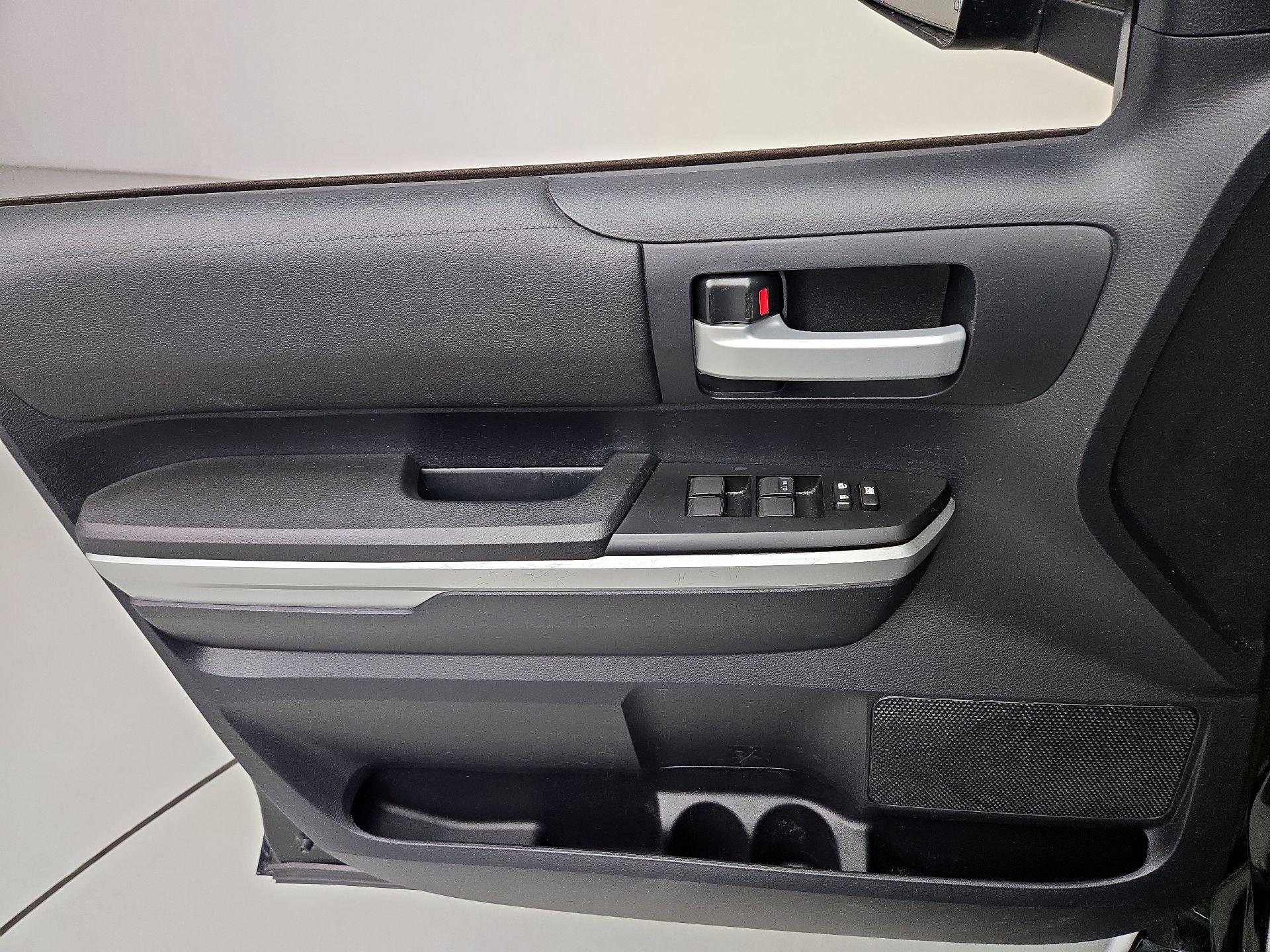 Thumbnail: 2015 Toyota Tundra - 12