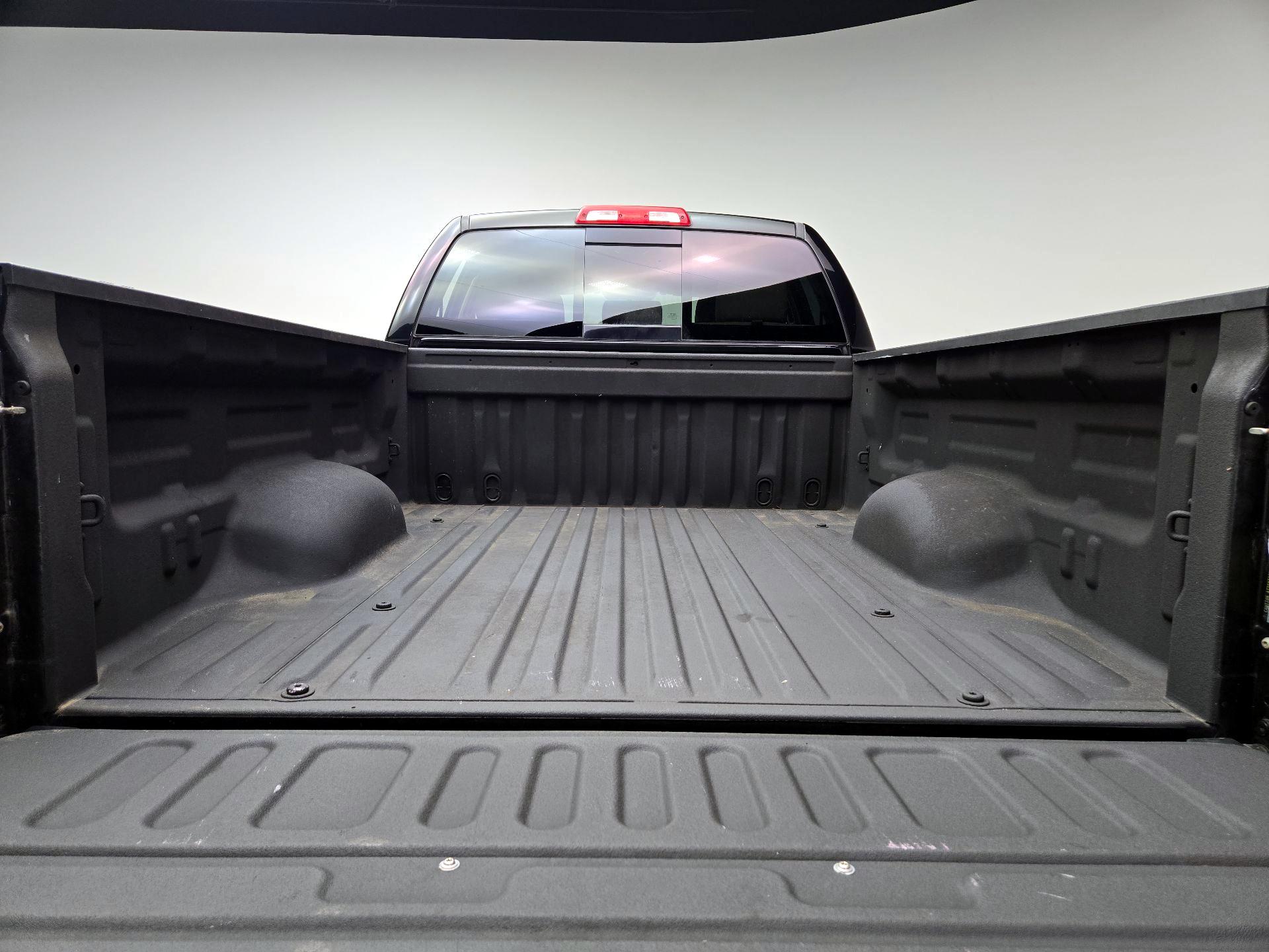 Thumbnail: 2015 Toyota Tundra - 20