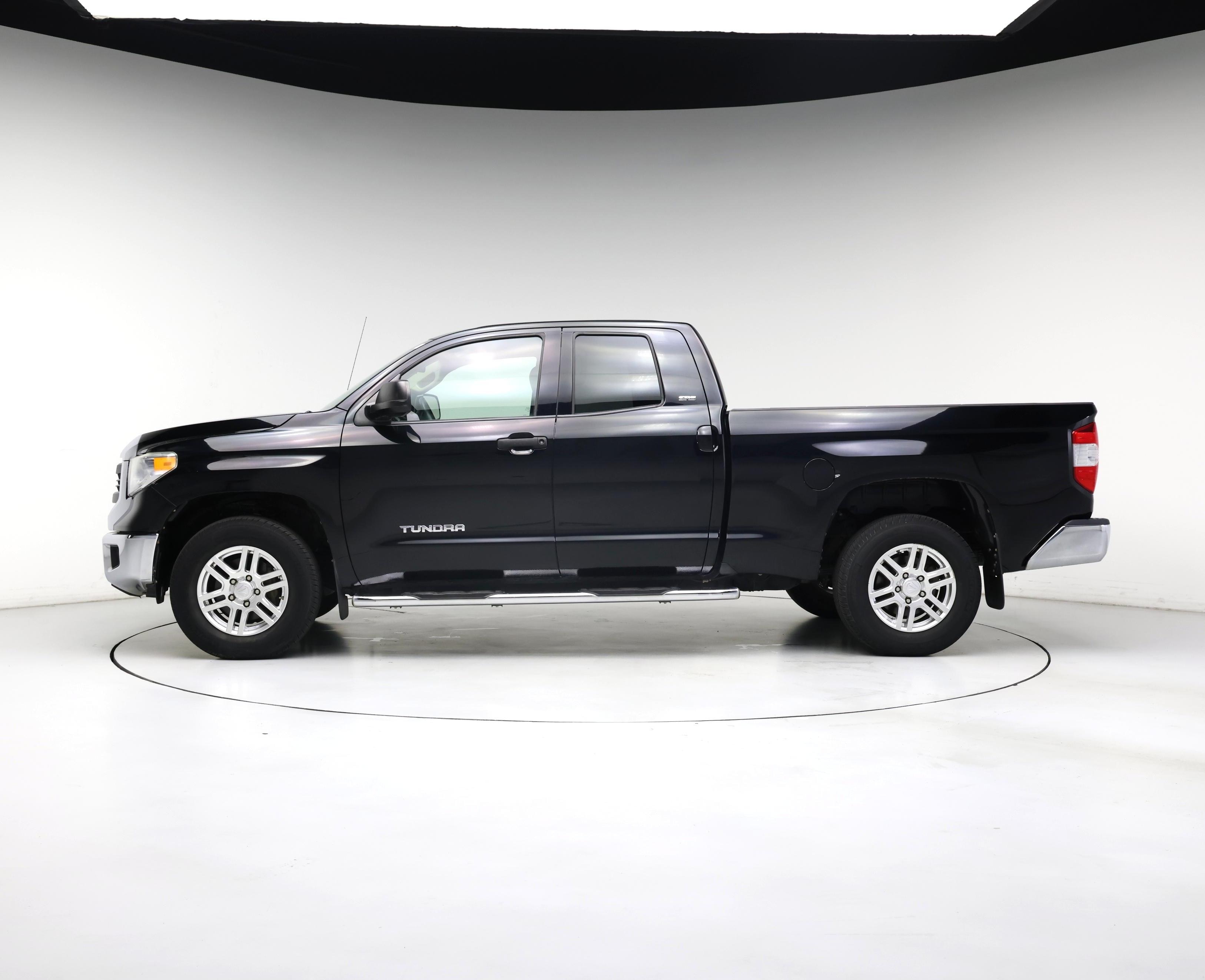 Thumbnail: 2015 Toyota Tundra - 3
