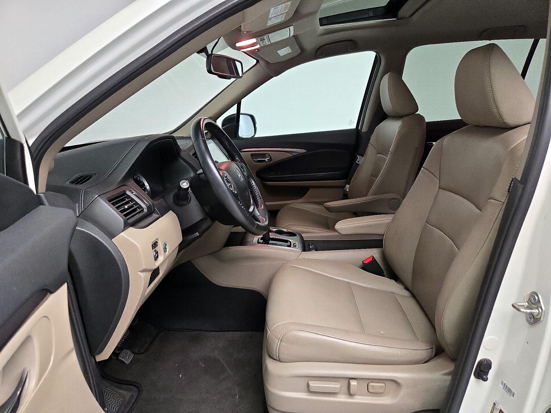 Thumbnail: 2016 Honda Pilot - 11