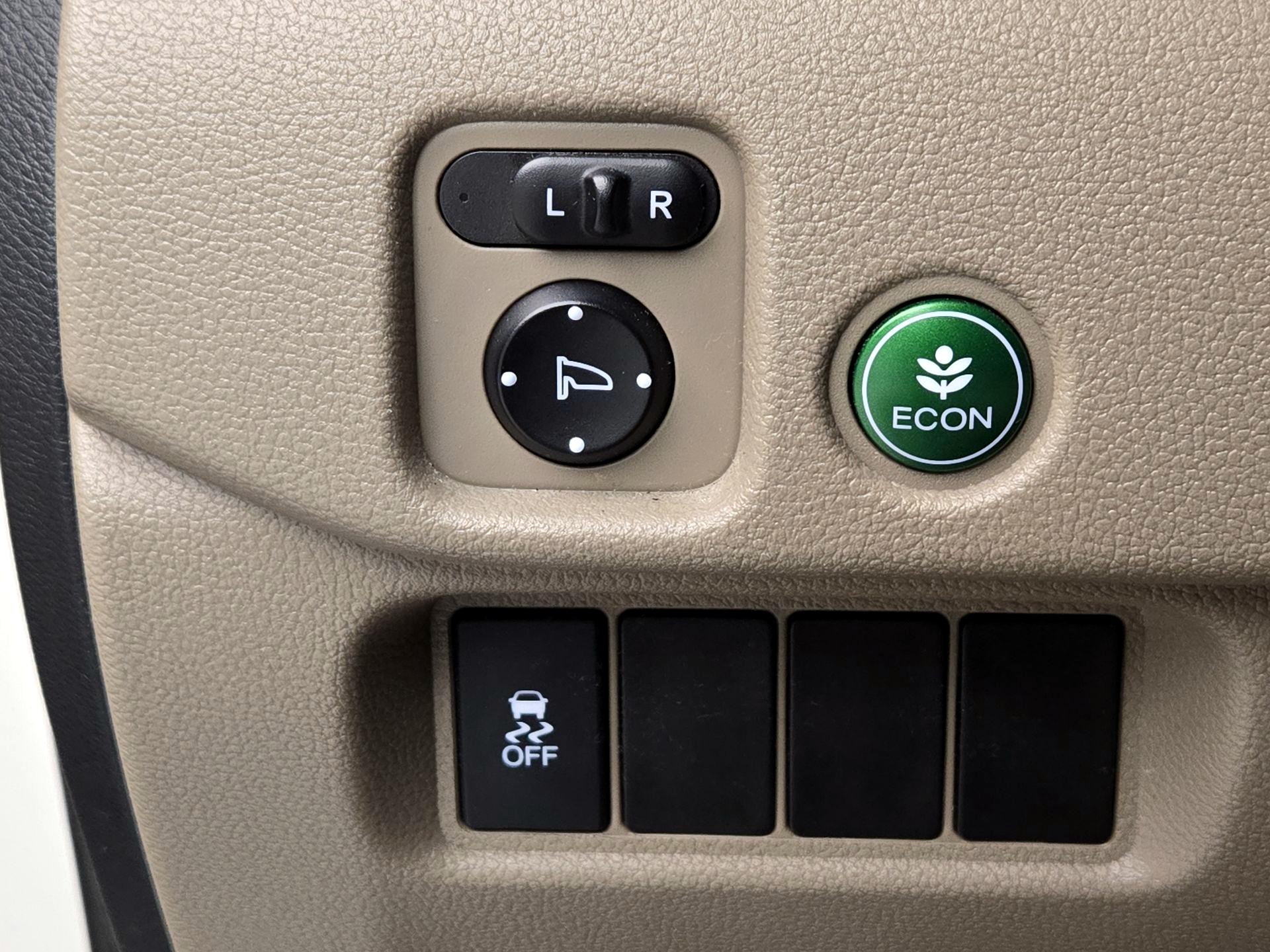 Thumbnail: 2016 Honda Pilot - 13
