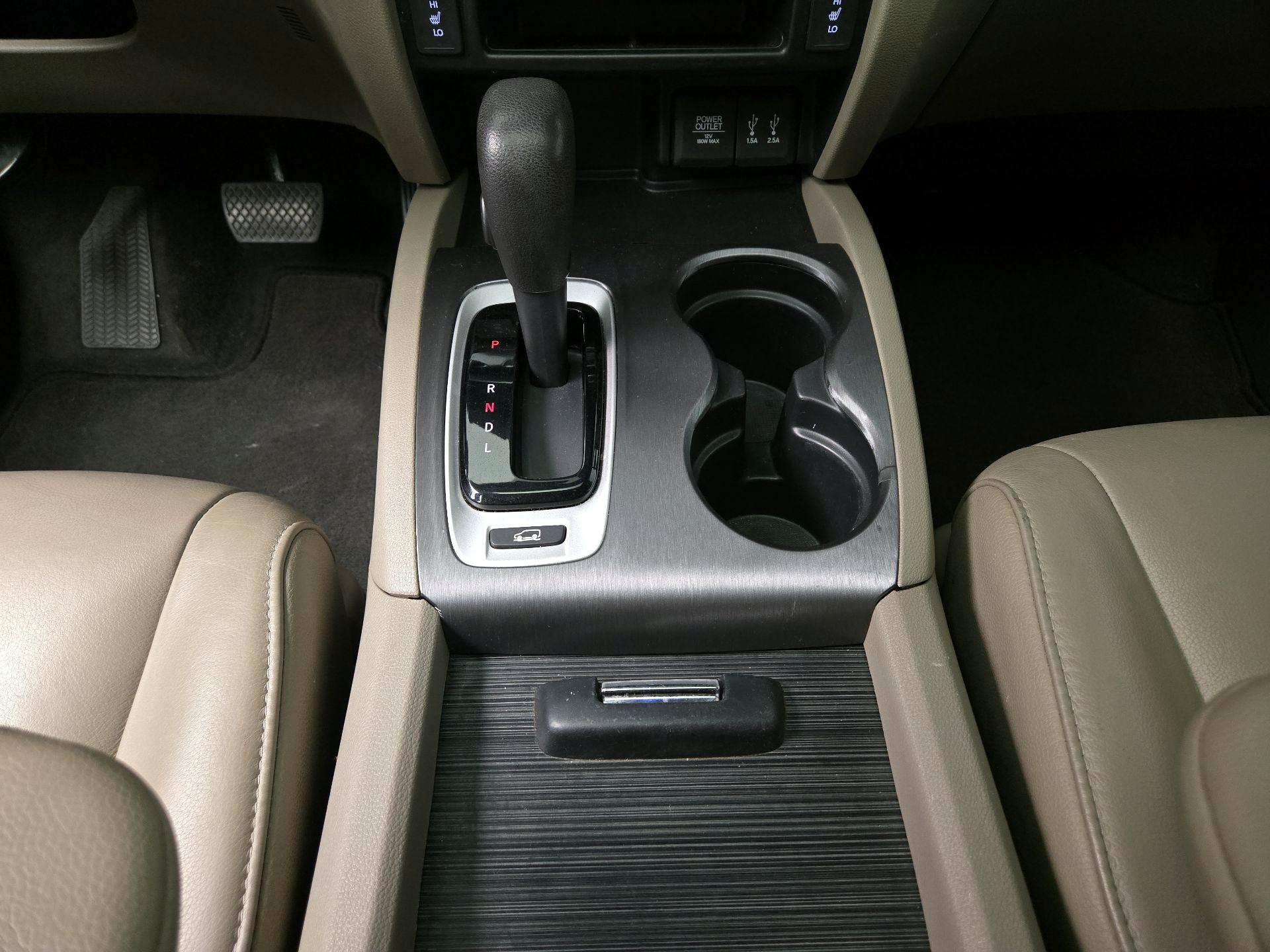 Thumbnail: 2016 Honda Pilot - 17
