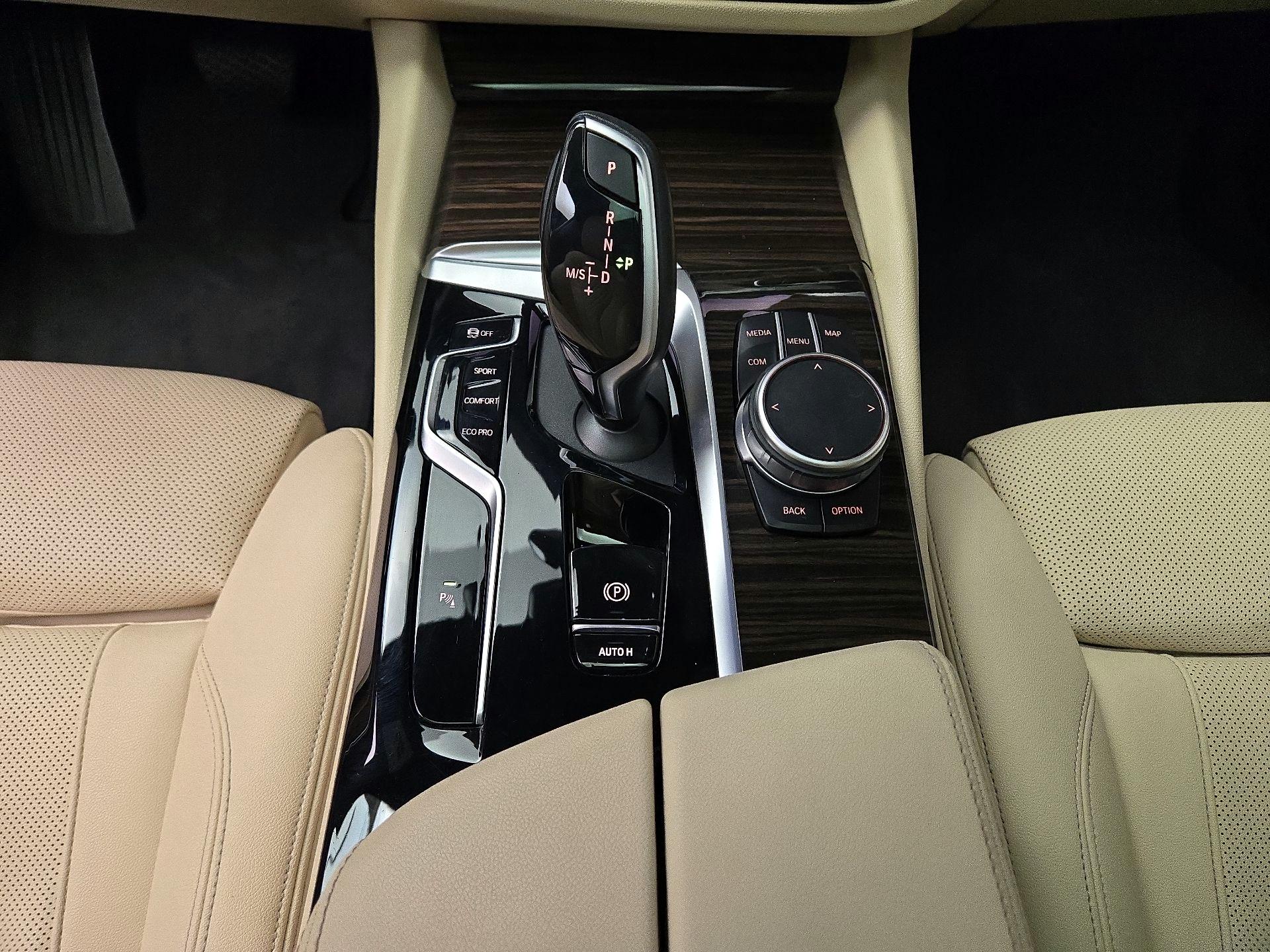 Thumbnail: 2022 BMW 5 Series - 18