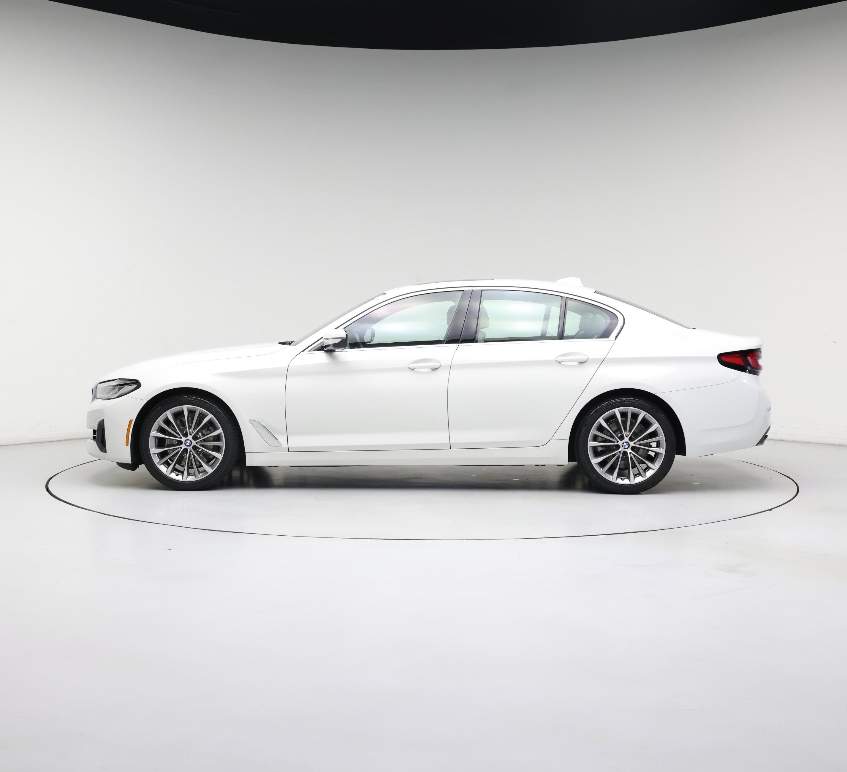Thumbnail: 2022 BMW 5 Series - 3