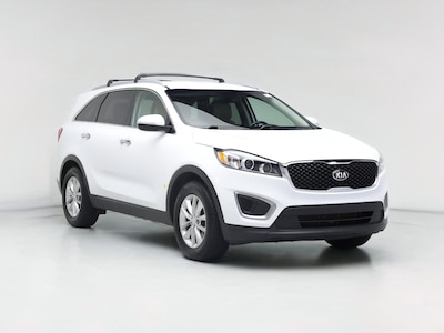 White 2016 Kia Sorento LX