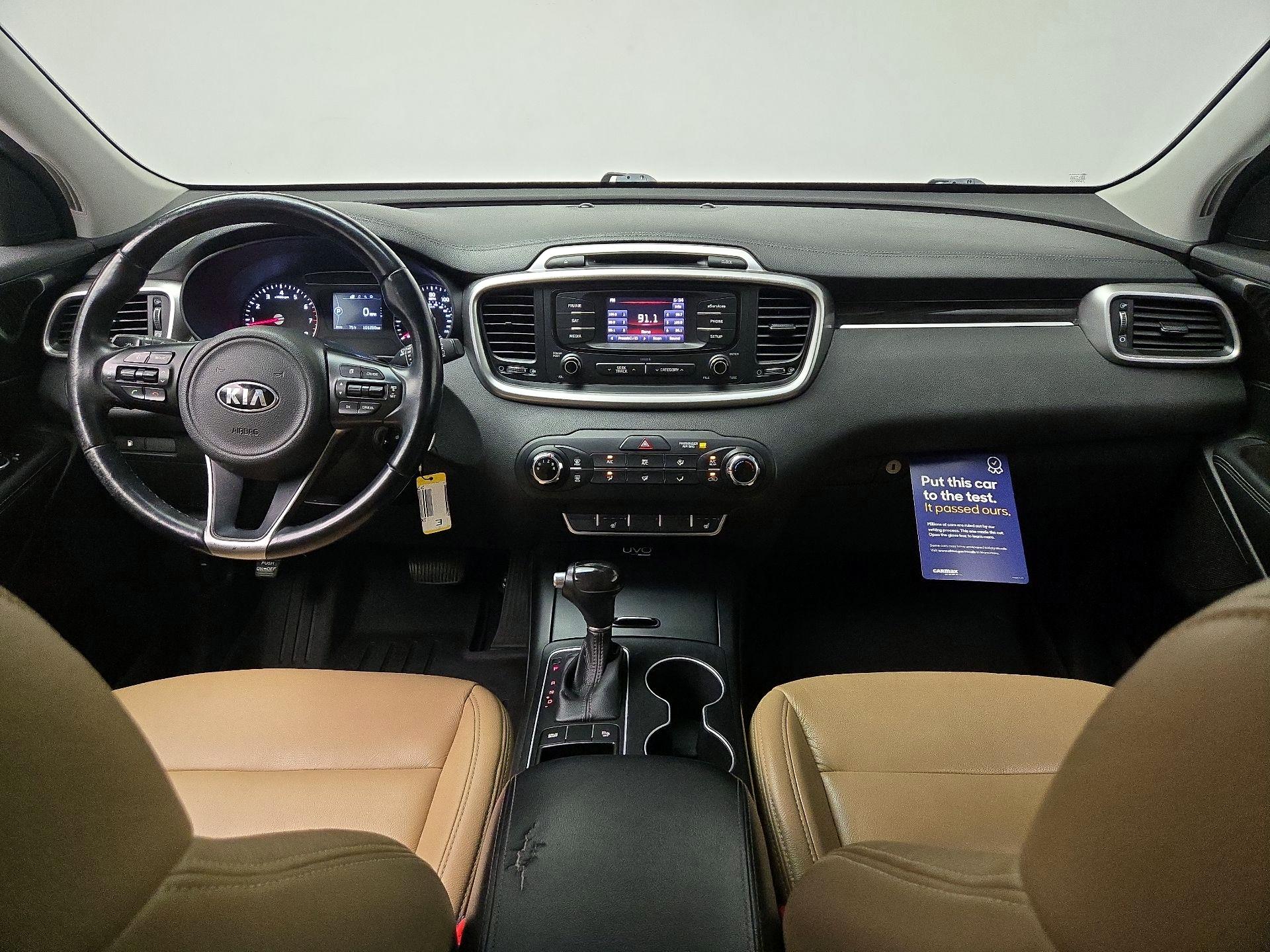 Thumbnail: 2016 Kia Sorento - 9