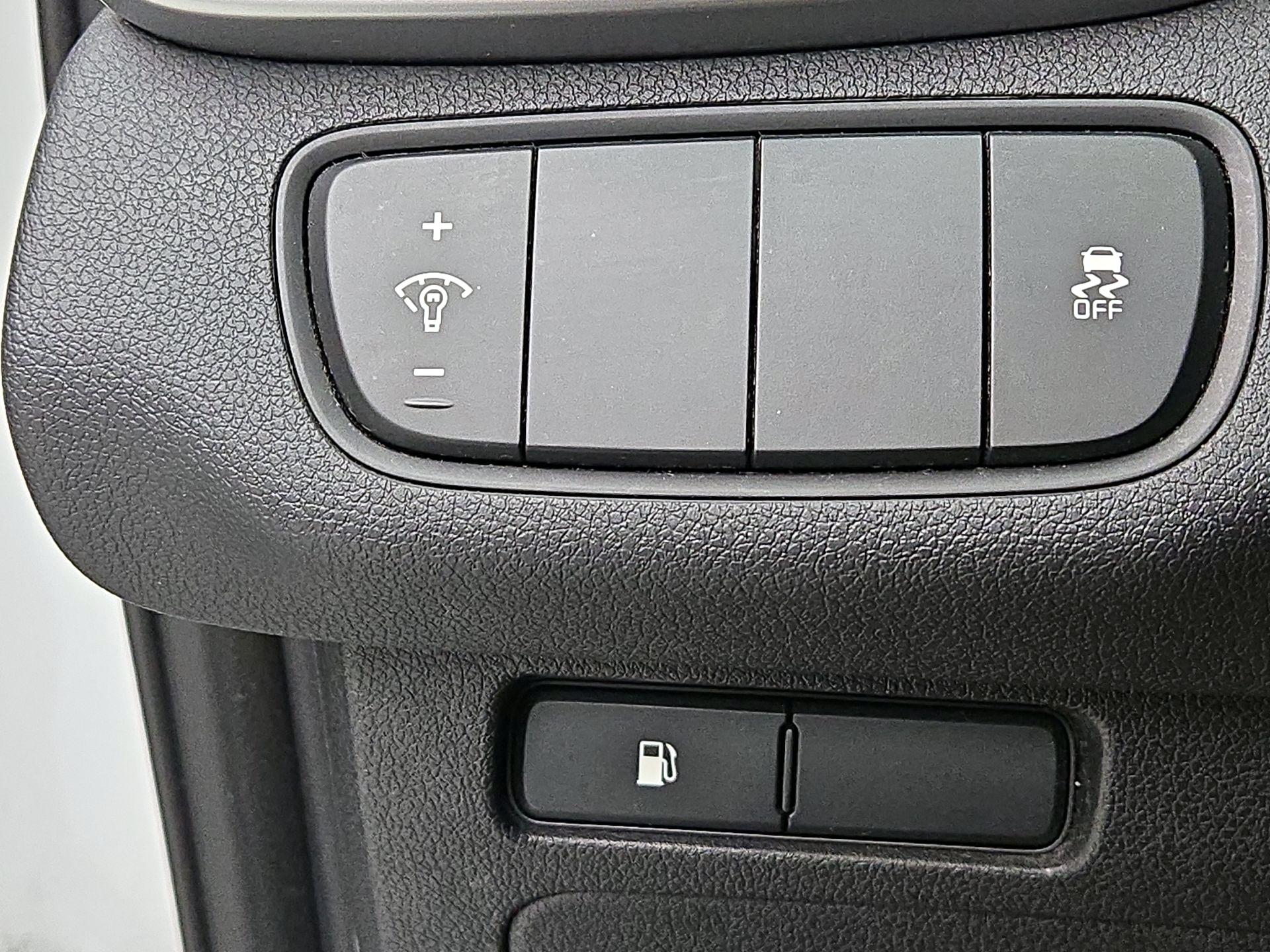 Thumbnail: 2016 Kia Sorento - 13