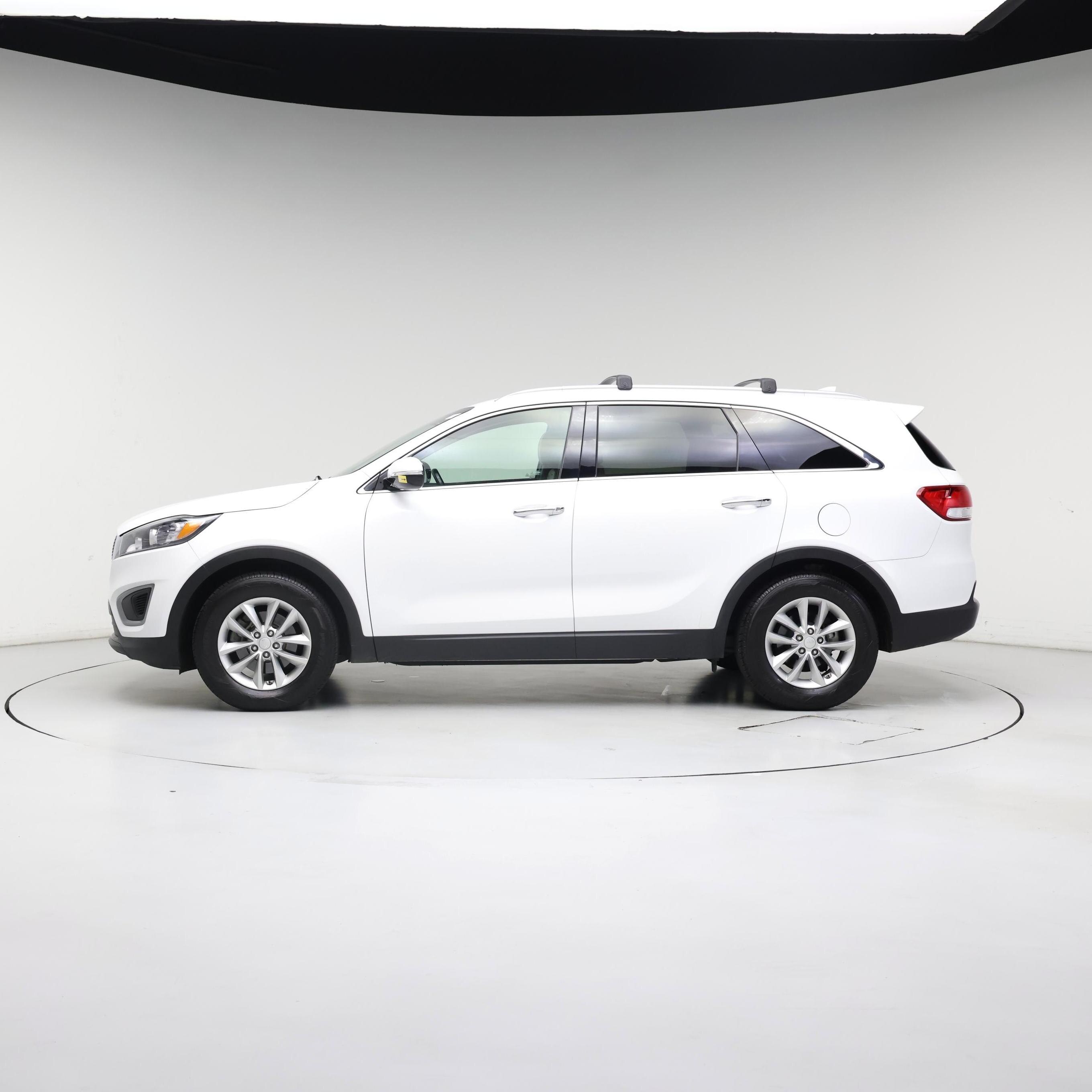 Thumbnail: 2016 Kia Sorento - 3