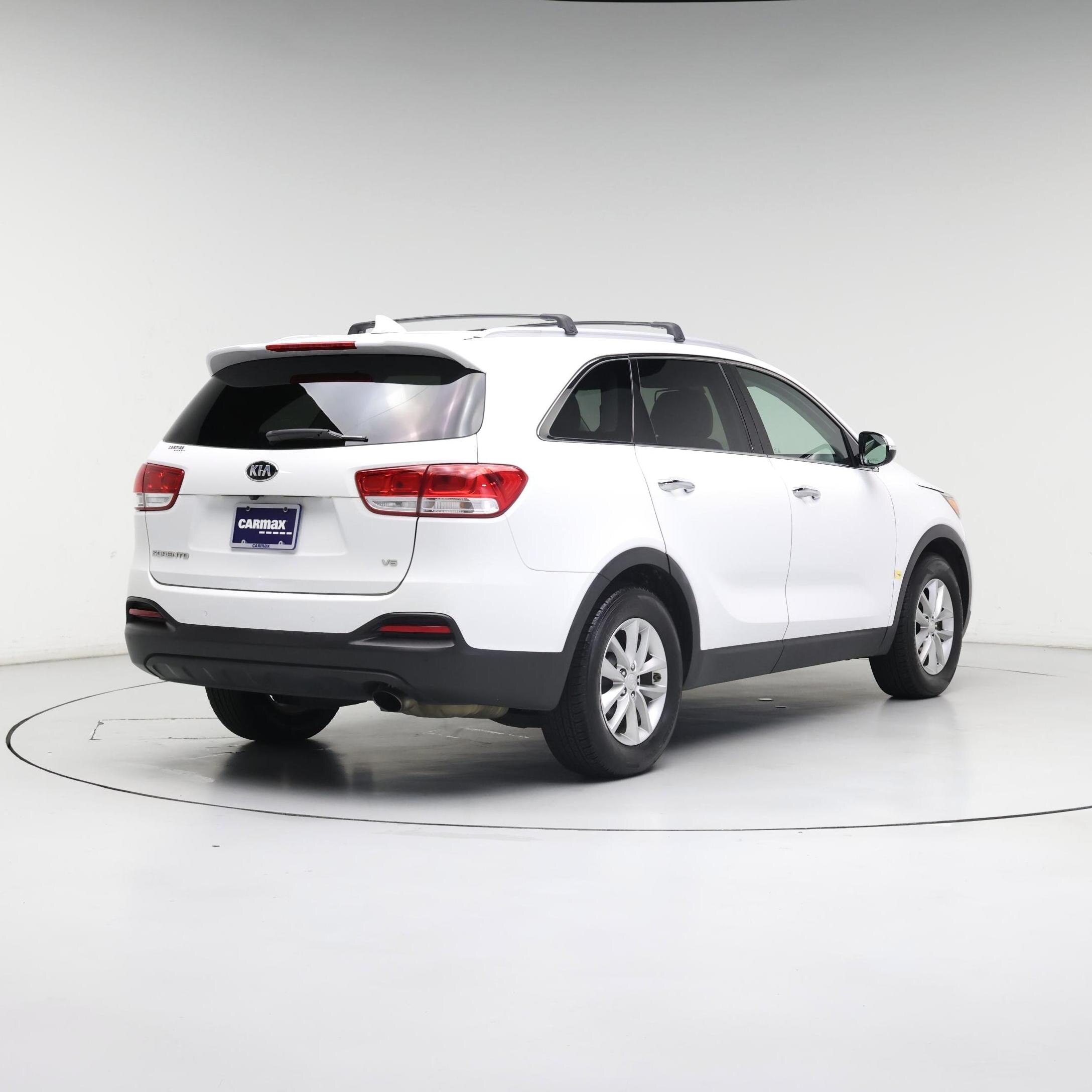 Thumbnail: 2016 Kia Sorento - 8