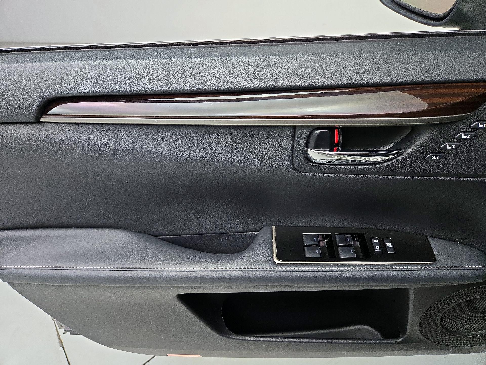 Thumbnail: 2016 Lexus ES - 12